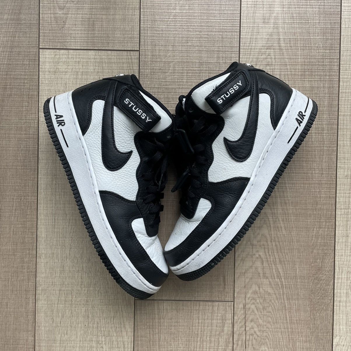 image of Nike Air Force 1 Mid Shoes in White, Men's (Size 8)