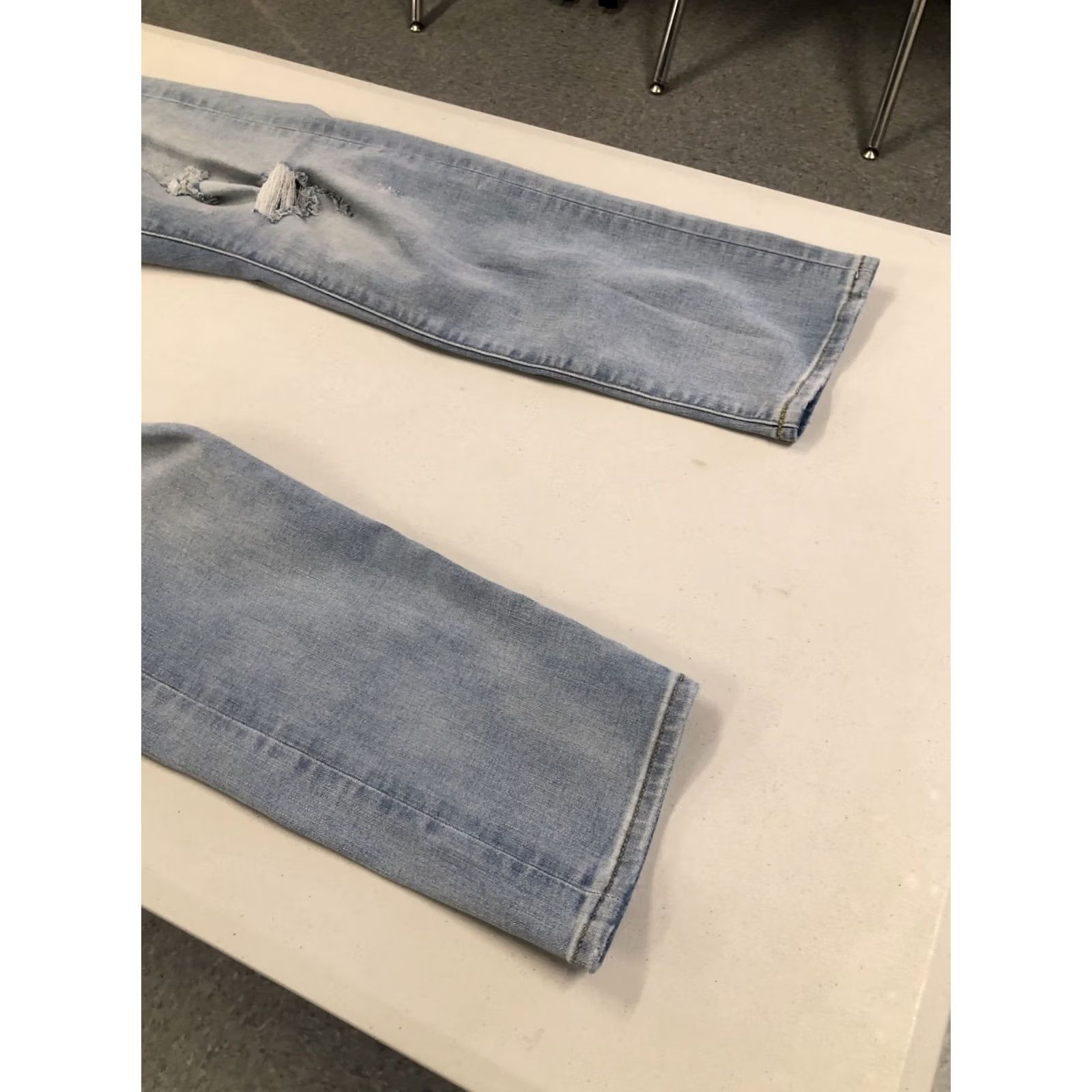 Pacsun PacSun Men’s Slim Taper Jeans Size 30 X27 Distressed Denim Wash PacSun Jeans Slim Tapered Jean Blue 5-Pocket Mens Regular Waist Rise Mid 10-12 in Size US 31 - 5 Thumbnail