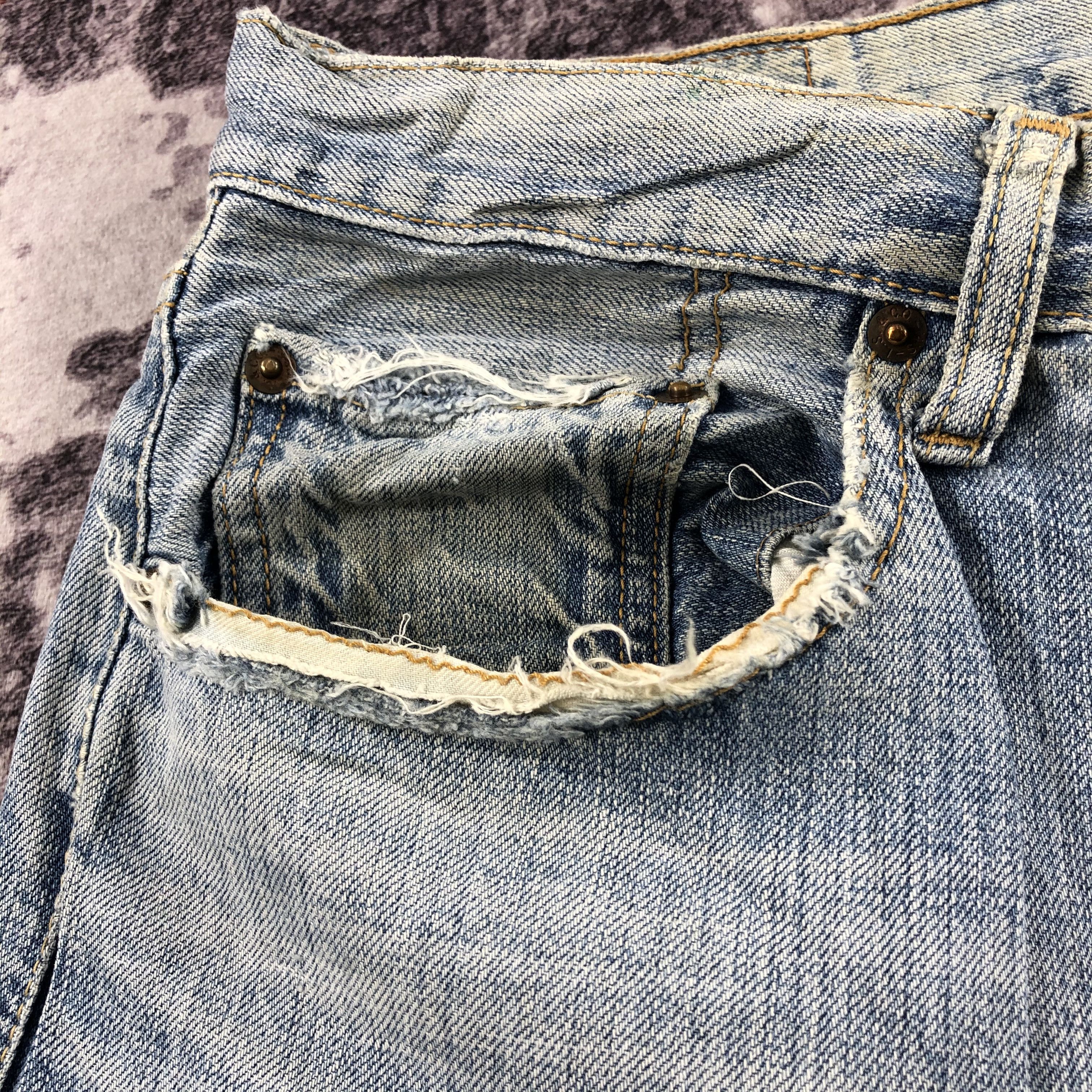 Levi's × Vintage 90s Vintage Light Wash Levis 501 Jeans-JM2222 Size US 34 / EU 50 - 13 Thumbnail