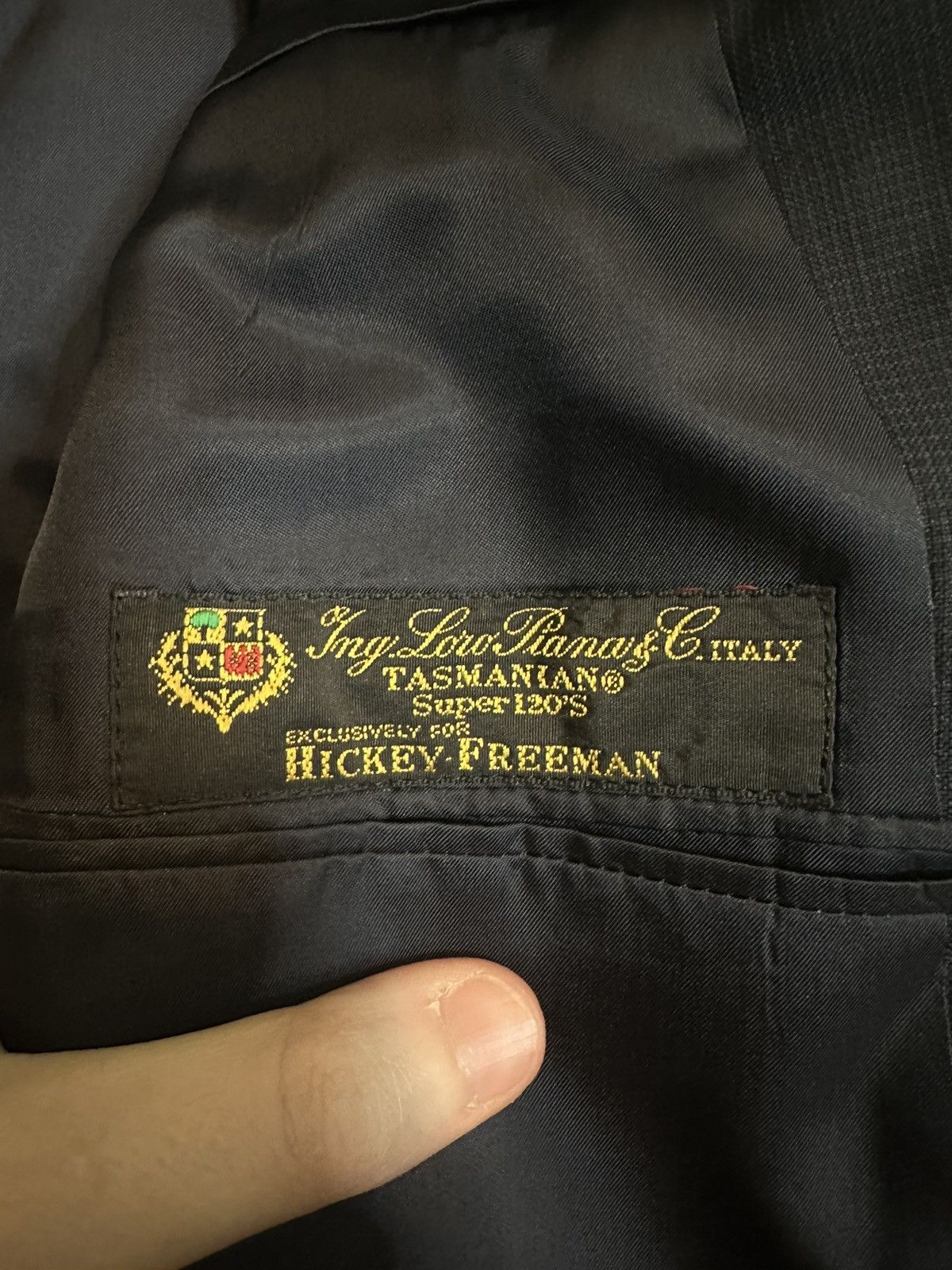 Hickey Freeman × Loro Piana Super 120s Tasmanian wool navy blue blazer Size 46L - 8 Thumbnail
