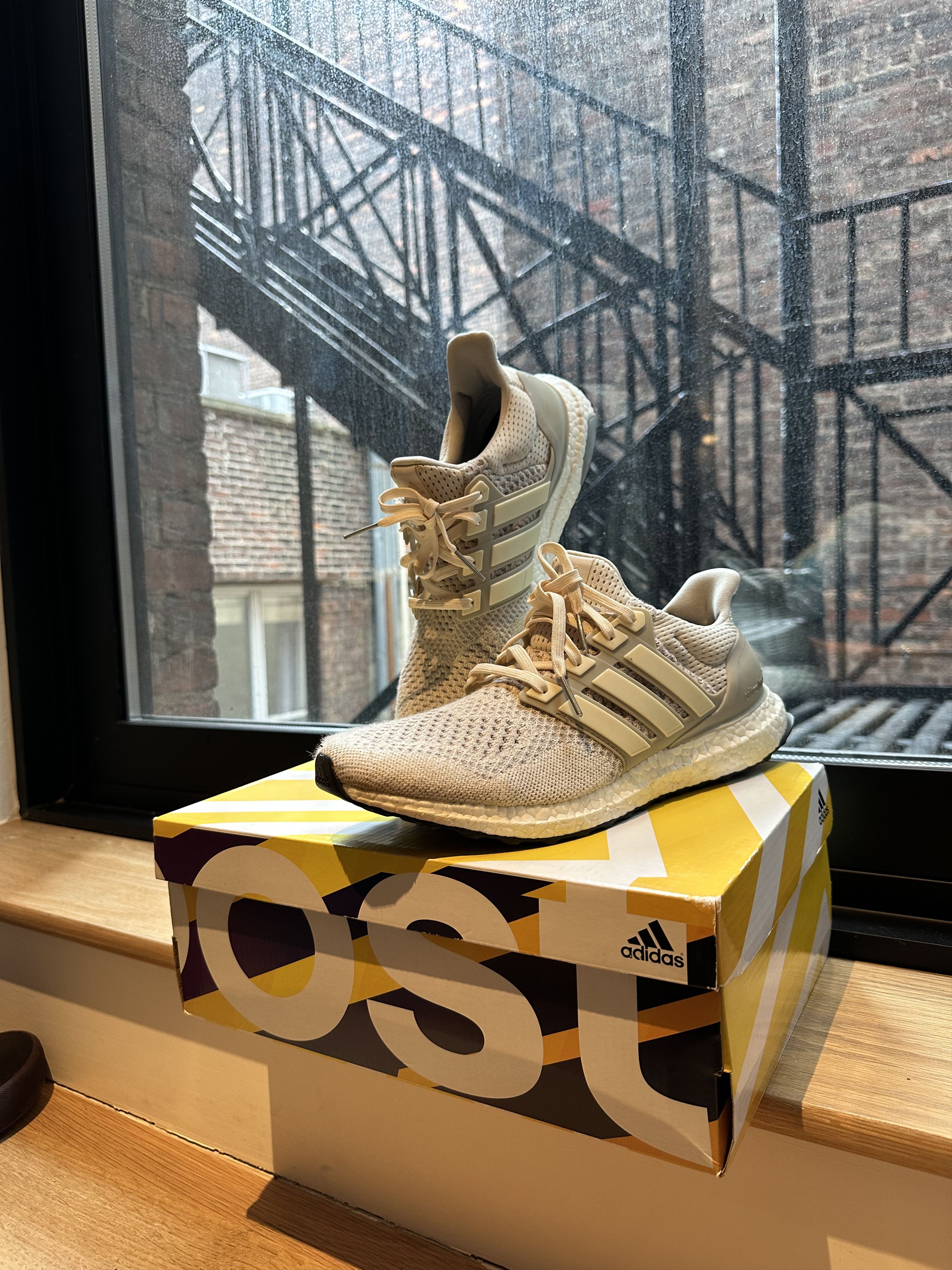 Adidas Adidas ultraBoost Cream 1.0 2015 Size US 10.5 / EU 43-44 - 10 Thumbnail