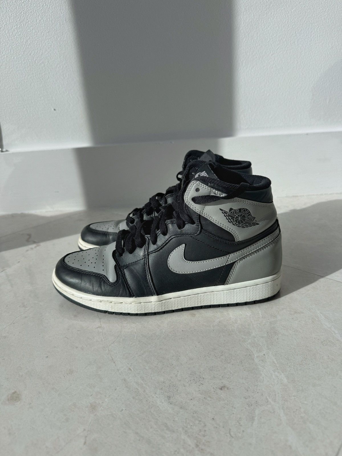 Nike Air Jordan 1 Retro High OG 2013 Shadow 2013 Size US 8.5 / EU 41-42 - 2 Thumbnail