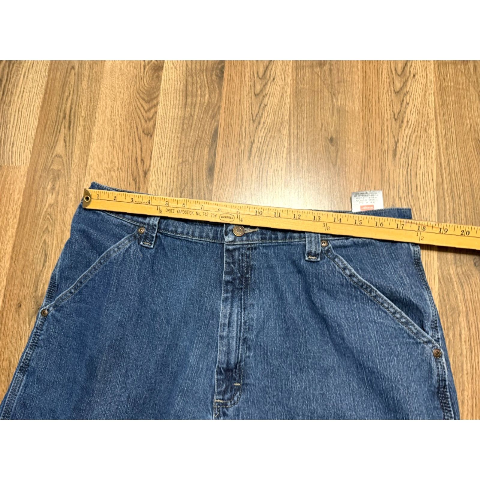 Wrangler Wrangler Jeans Men 36x34 Blue Denim Straight Leg 5-Pocket Pockets Regular Inseam 34in Modern Vintage: No Regular Fit Medium Wash Size US 36 / EU 52 - 7 Thumbnail