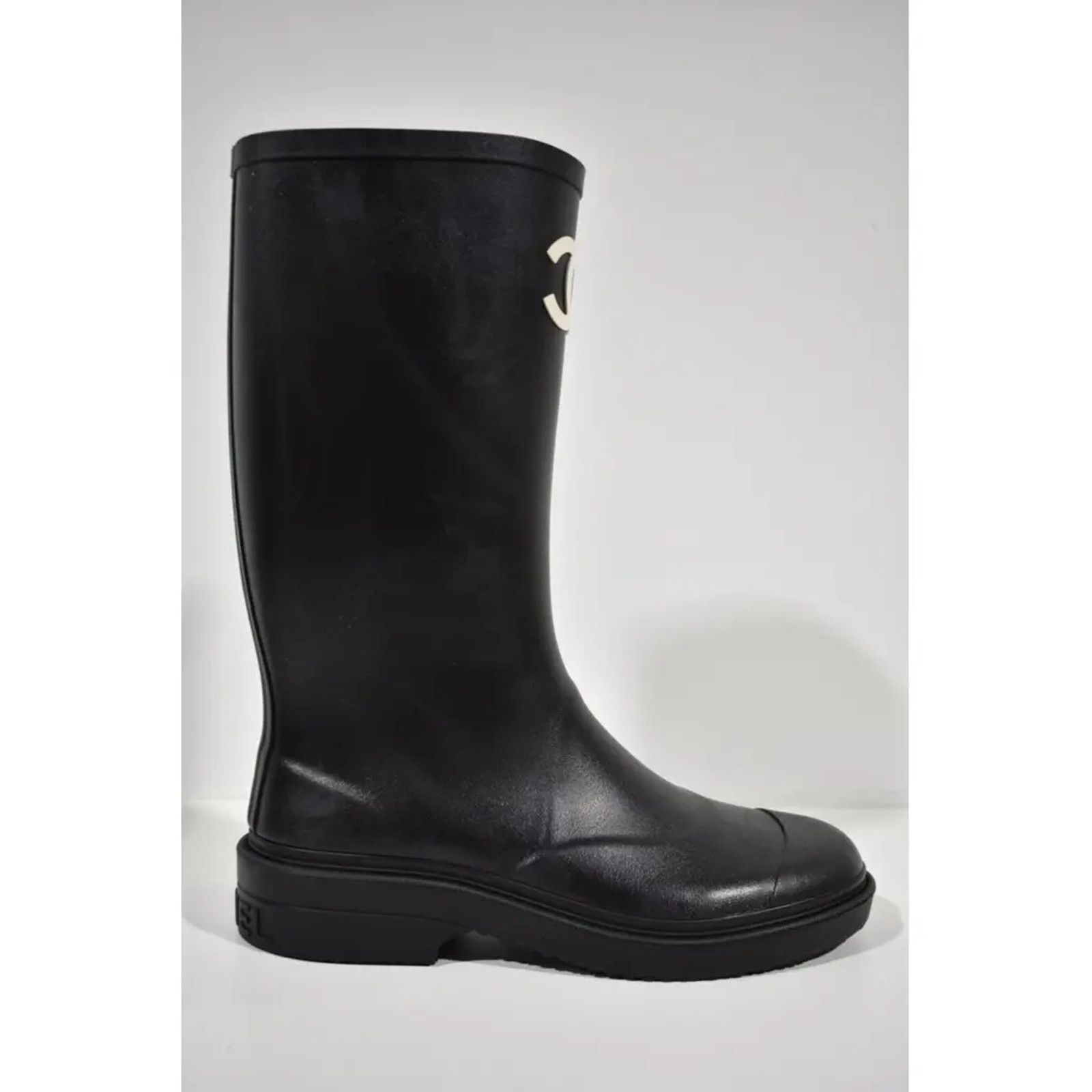 Chanel Chanel REV Black White CC Logo High Rubber Rain Boots 40 Size US 10 / IT 40 - 2 Thumbnail