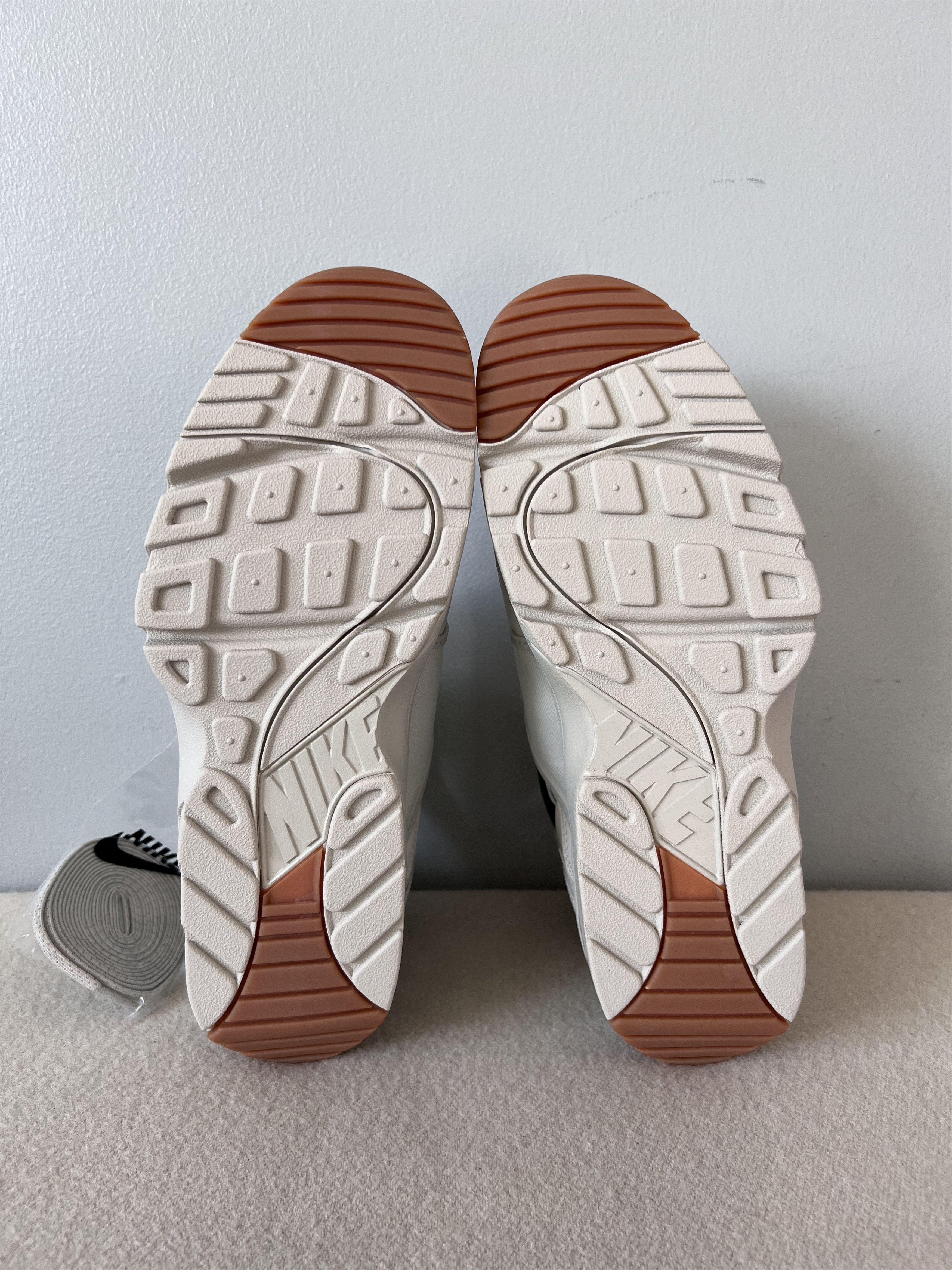 Corteiz × Nike Corteiz Nike Air Trainer Huarache SP in Light Bone Size US 9.5 / EU 42-43 - 6 Thumbnail