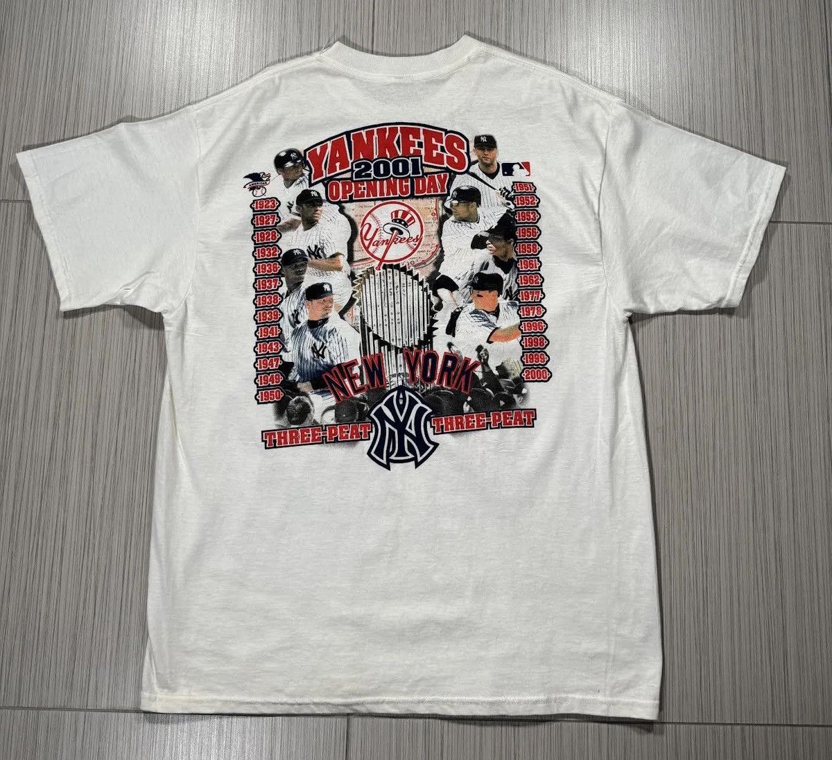Delta Vintage New York Yankees Opening Day 2001 T Shirt (Size XL) Size US XL / EU 56 / 4 - 3 Thumbnail