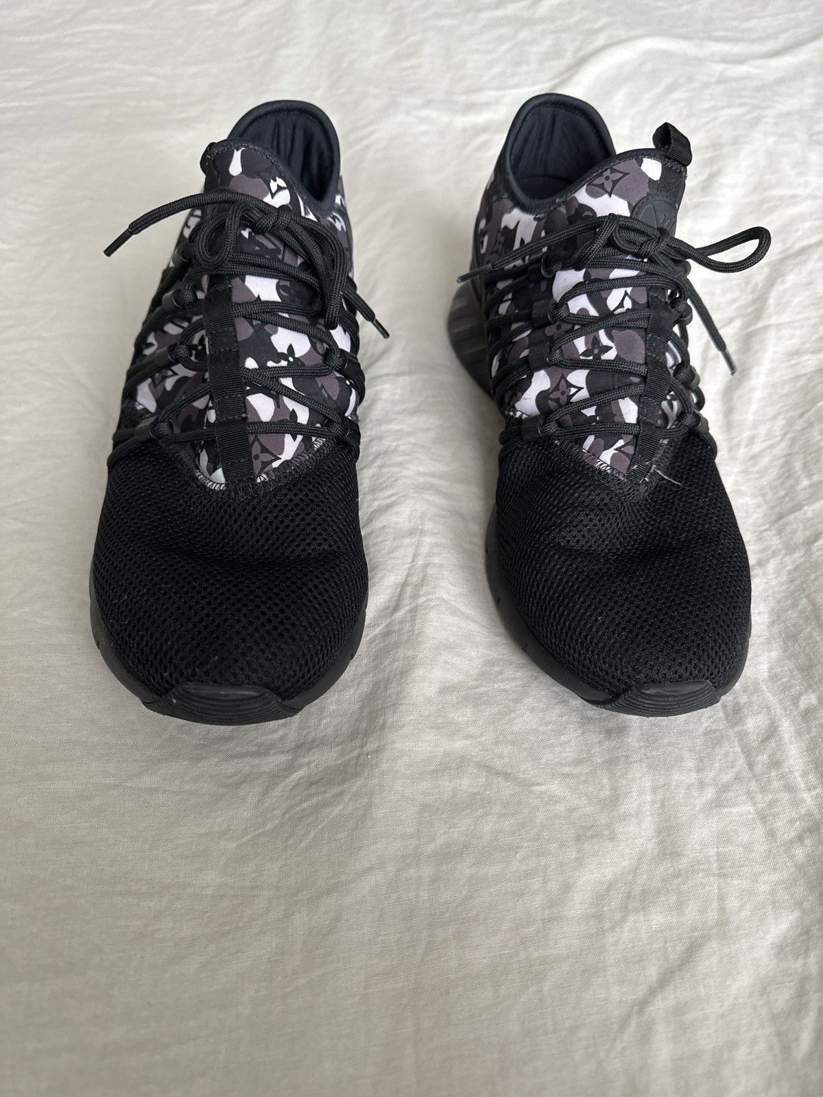 Louis vuitton camo shoes hot sale