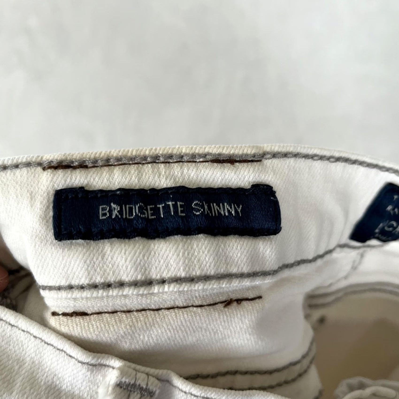Lucky Brand Lucky Brand Bridgette Skinny Jeans Womens 0/25 White Distressed Denim Frayed Hem Jeans Shirt? Size 25" / US 0 / IT 36 - 6 Thumbnail