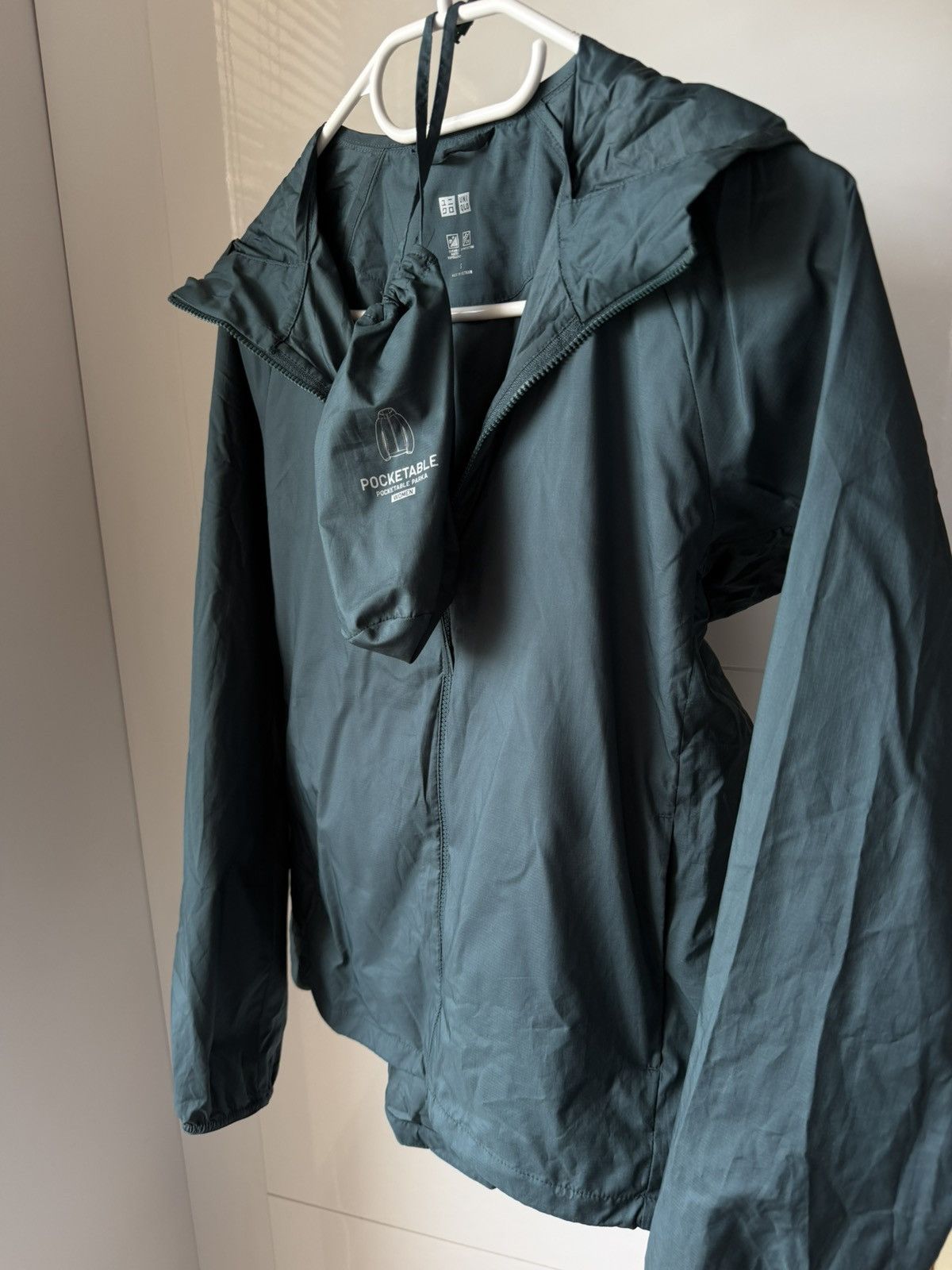 Uniqlo Uniqlo Hybrid Packable Outwear Monochrome Urban Style Jacket Size S / US 4 / IT 40 - 8 Thumbnail