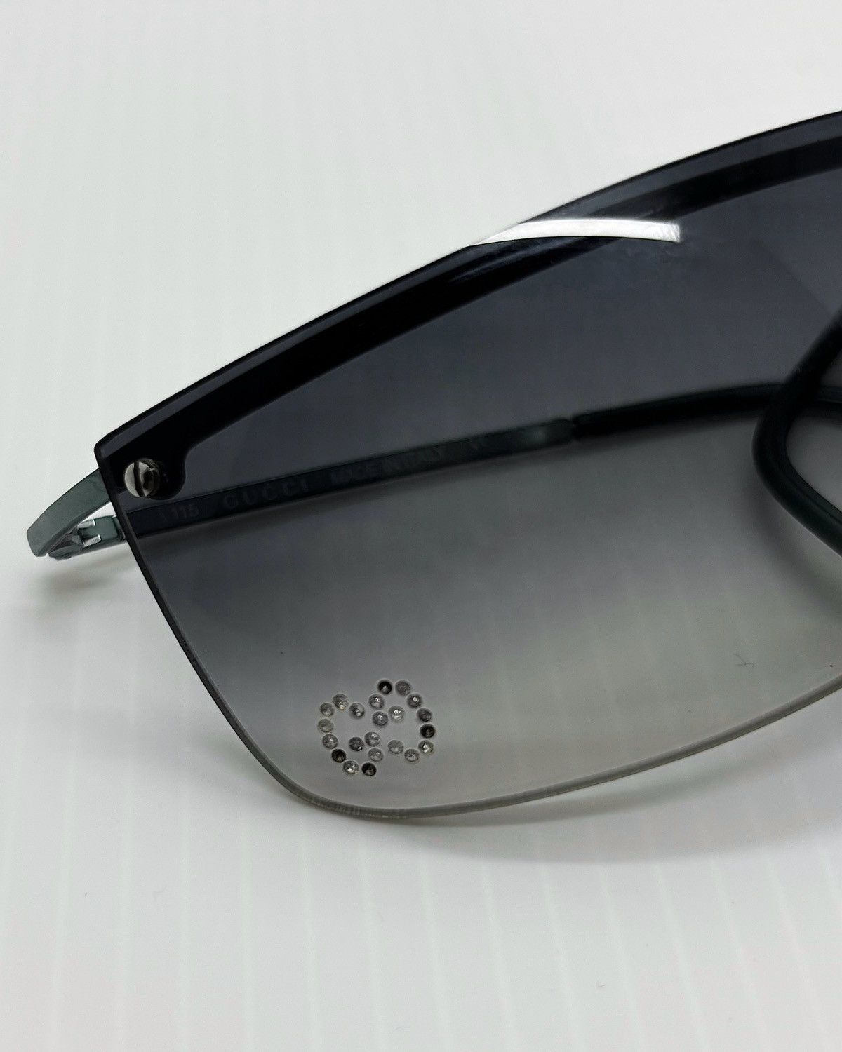 Gucci Aw2000 Gucci Tom Ford Rimless Rhinestones Shield Sunglasses Size ONE SIZE - 5 Thumbnail