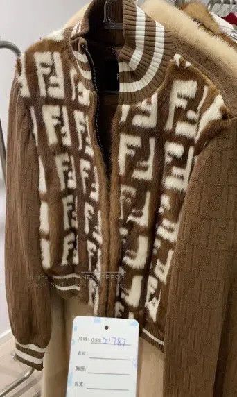 Fendi Fendi Fur Jacket Size XS / US 0-2 / IT 36-38 - 3 Thumbnail