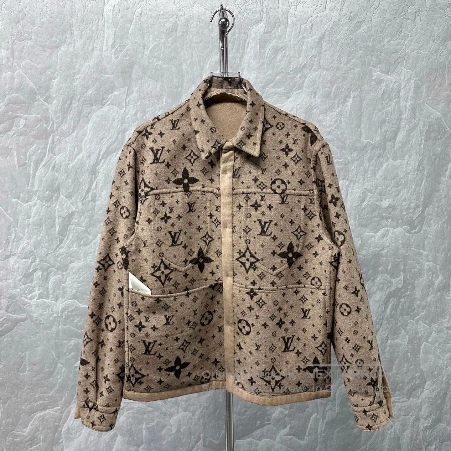 Louis Vuitton louis vuitton ss24 logo wool jacket. Size US S / EU 44-46 / 1 - 1 Thumbnail
