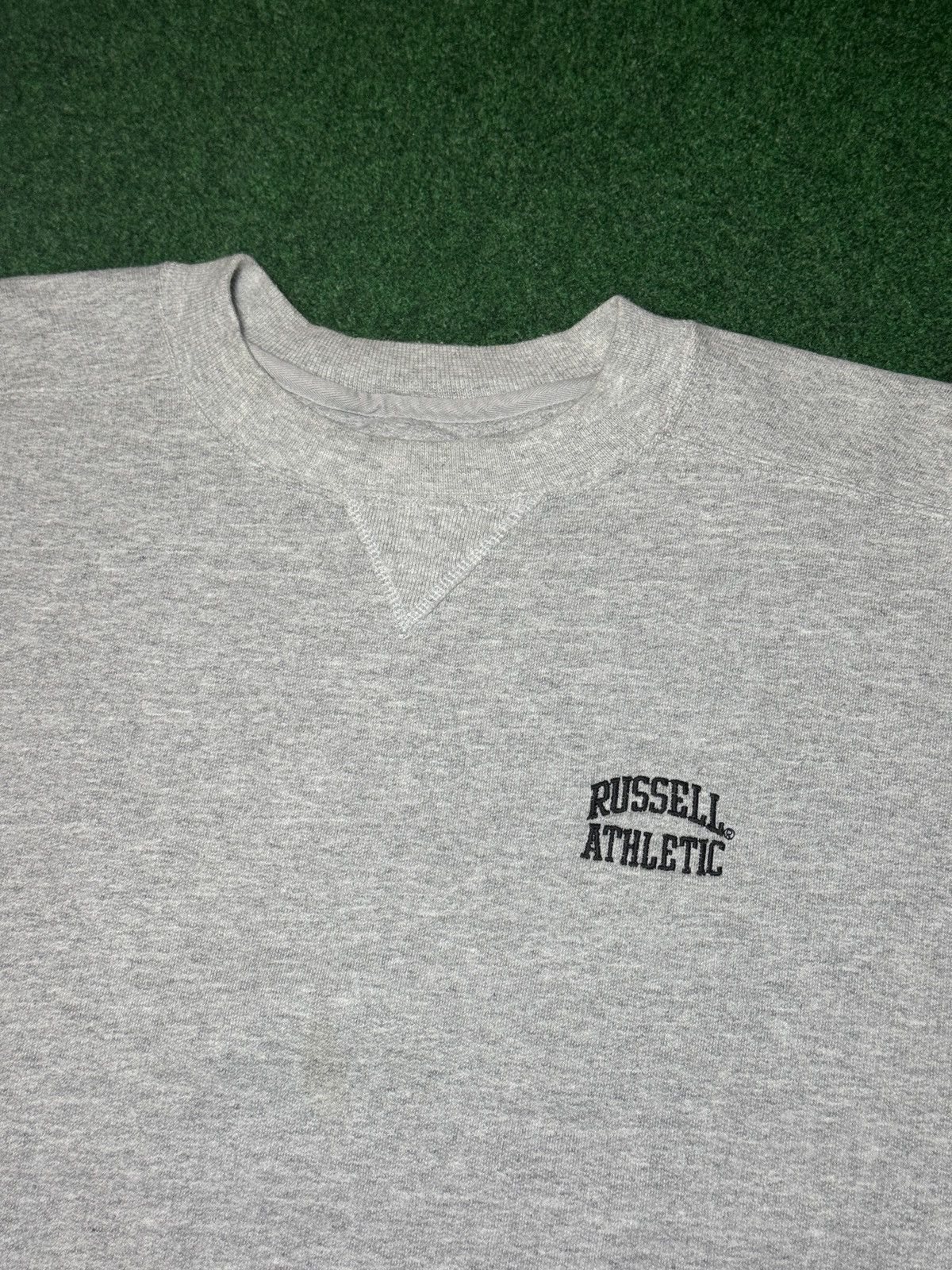 Russell Athletic Vintage 90s Russell Athletic Gray Minimalist Sweatshirt Size US L / EU 52-54 / 3 - 2 Thumbnail