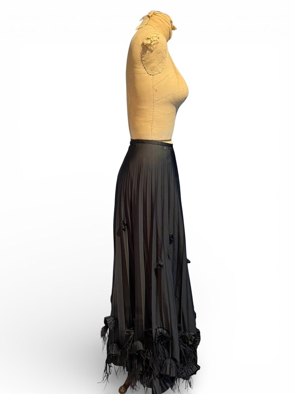 Other Dana Buchman Elegant Maxi Skirt w/ Pleats and Floral Detail Size 34" / US 12 / IT 48 - 2 Thumbnail