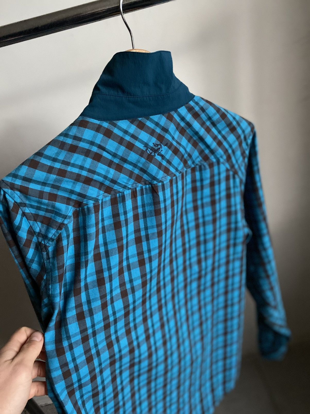 Arc’teryx shirt nylon chest pocket logo back