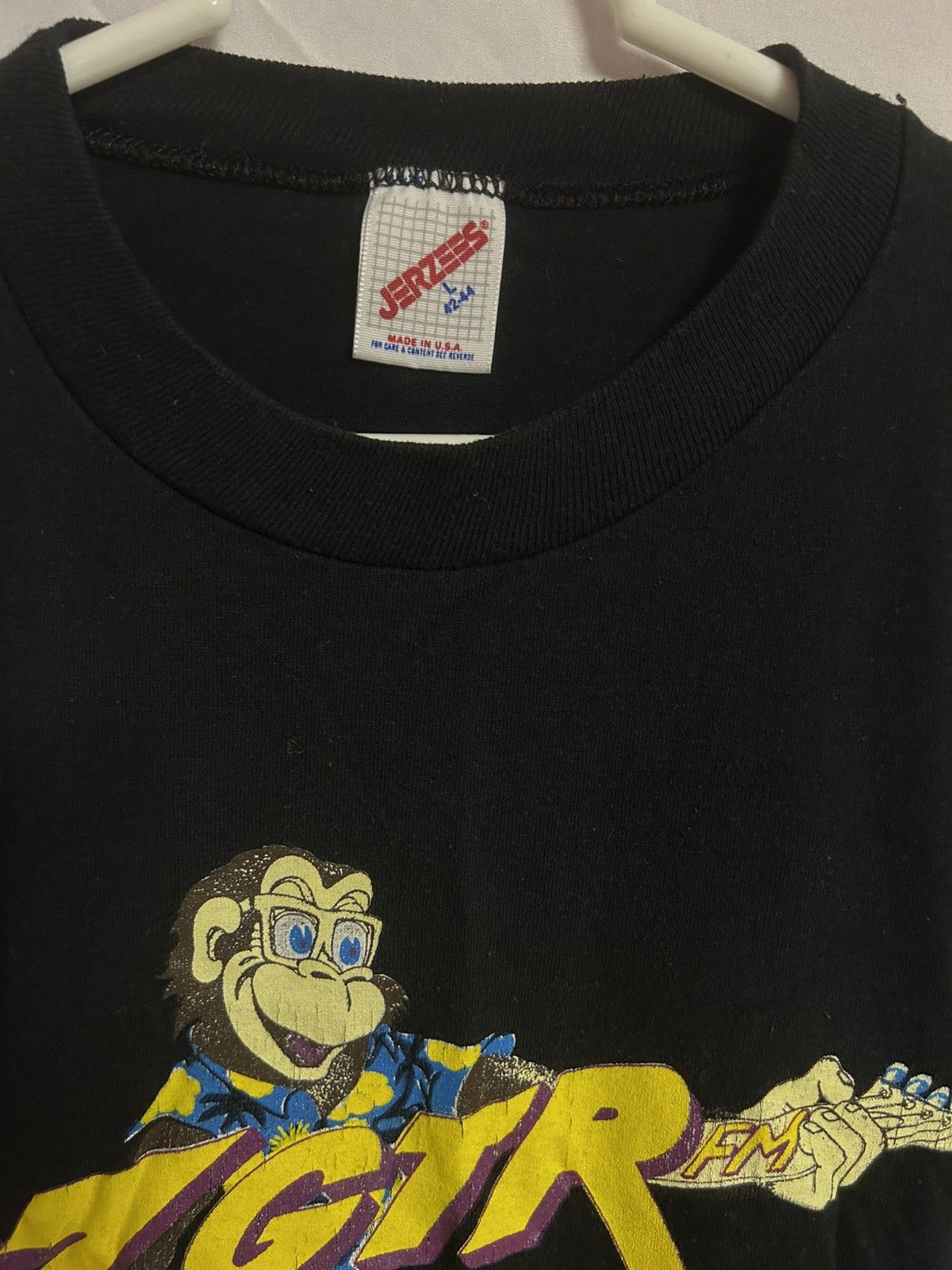 Vintage Vintage 97GTRfm Miami Radio Station Monkey w/ Guitar Tshirt Size US L / EU 52-54 / 3 - 3 Thumbnail