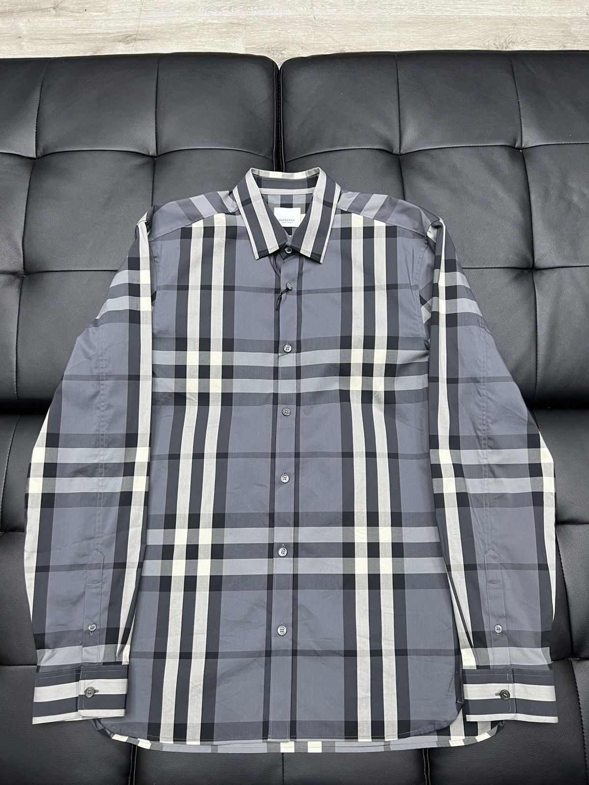 Burberry Burberry Grey Checked Shirt Size Medium Size US M / EU 48-50 / 2 - 1 Thumbnail