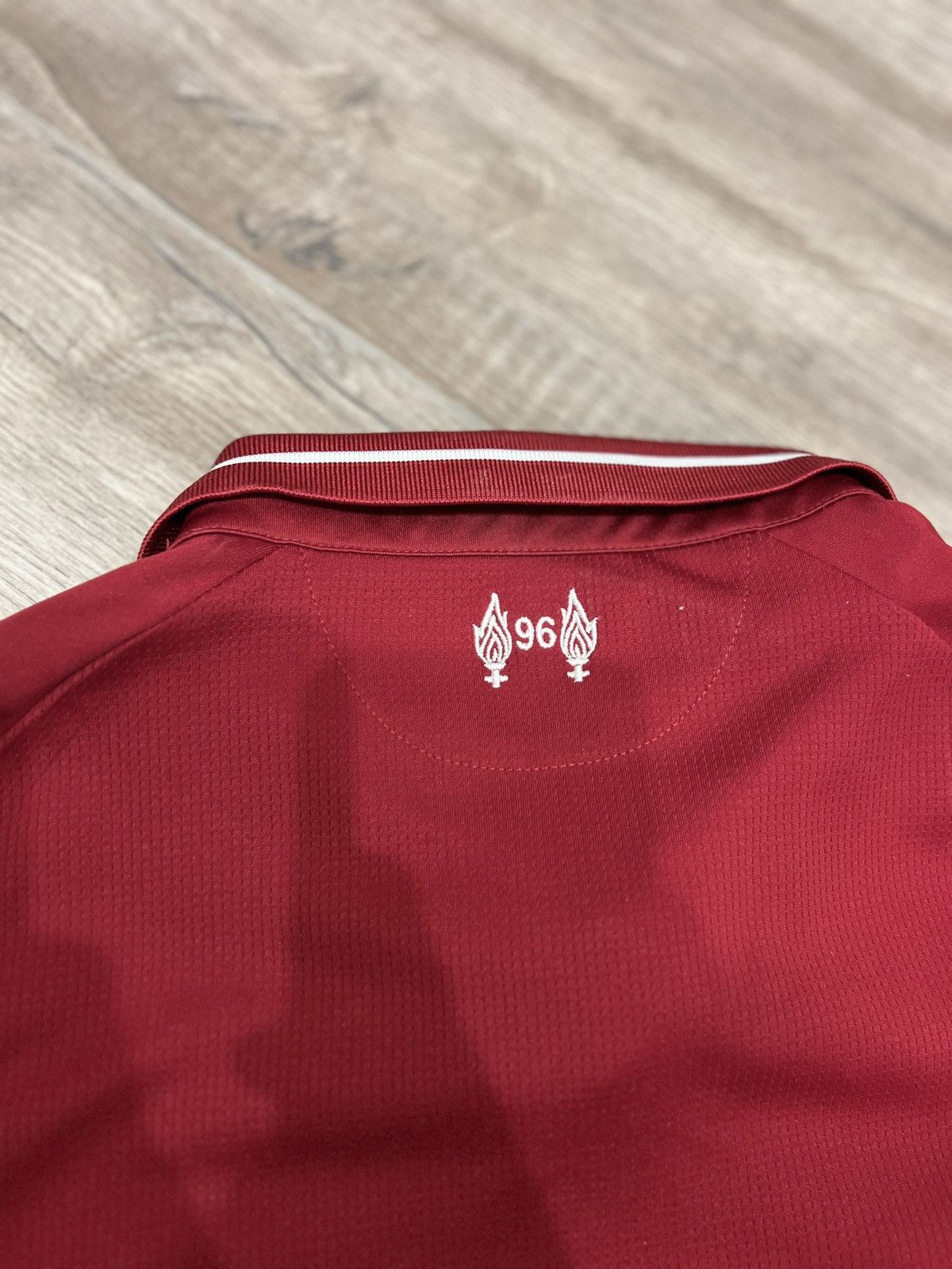 New Balance × Vintage Liverpool Red Short Sleeve Football Shirt Size US M / EU 48-50 / 2 - 6 Thumbnail