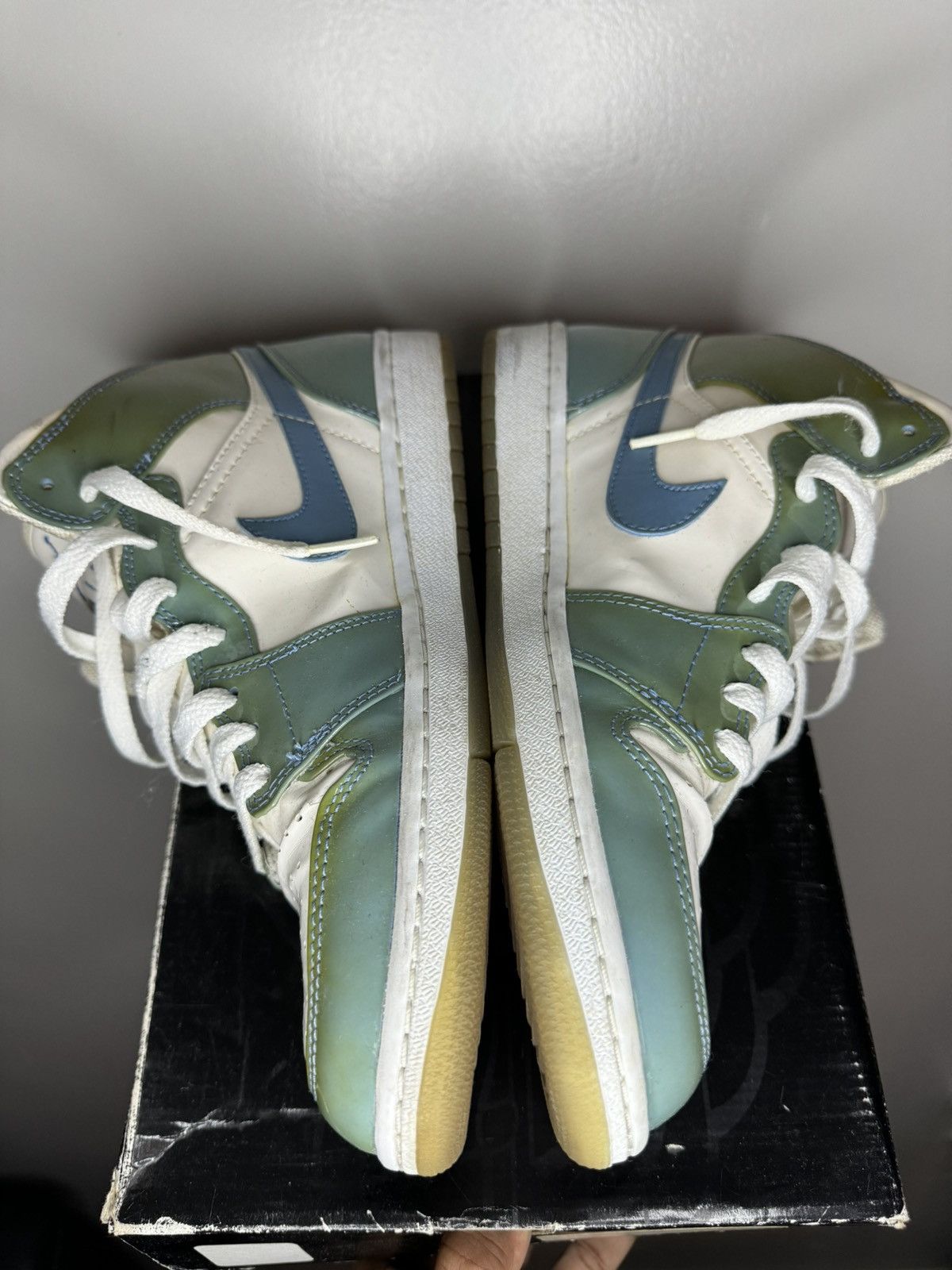 Jordan Brand × Nike × Vintage Air Jordan 1 ‘UNC Patent’ 2003 Size US 9 / EU 42 - 3 Thumbnail