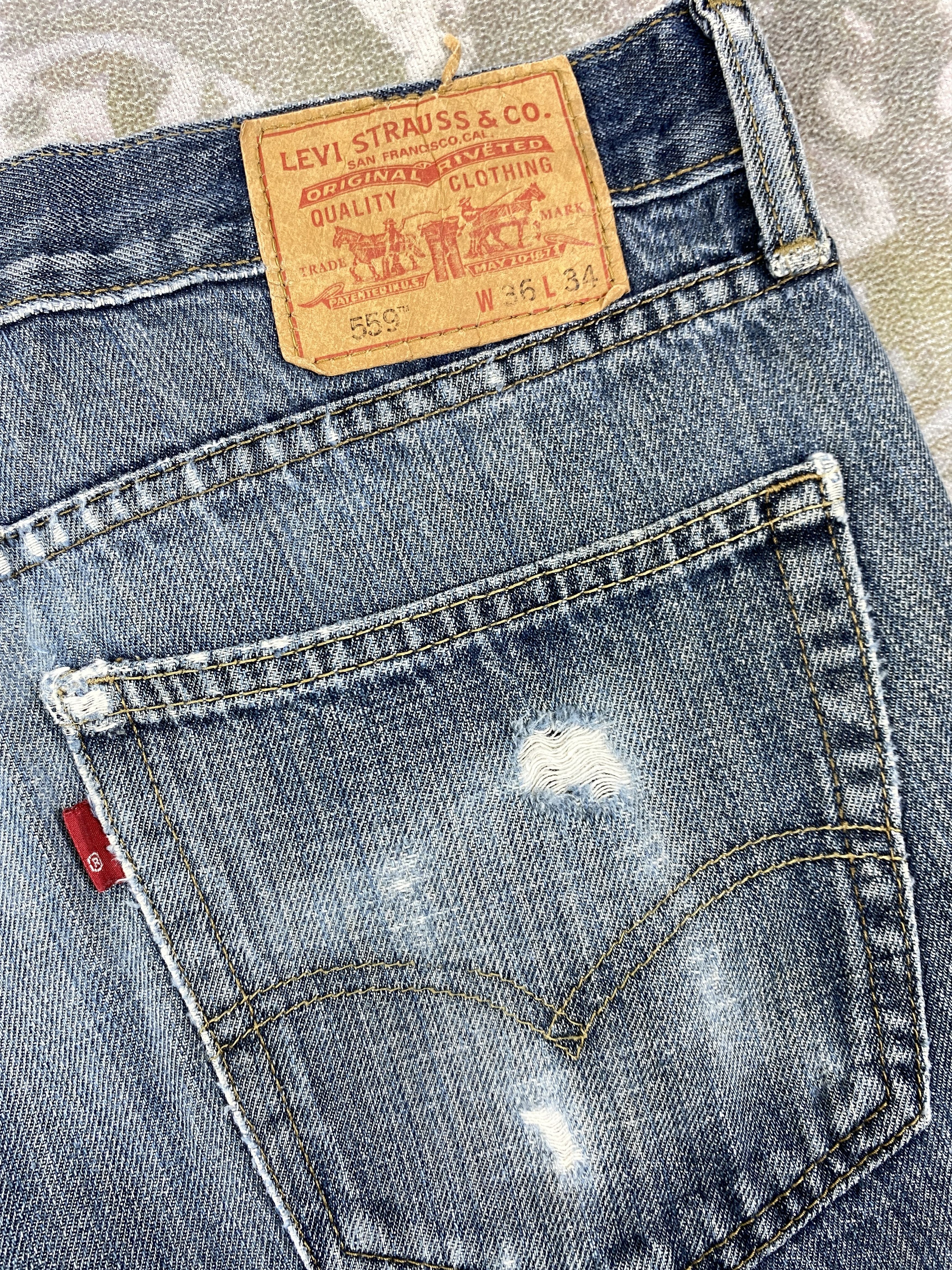 Levi's Distressed Blue Levi's 559 Jeans 37x33 Denim -SJ117 Size US 37 - 13 Thumbnail
