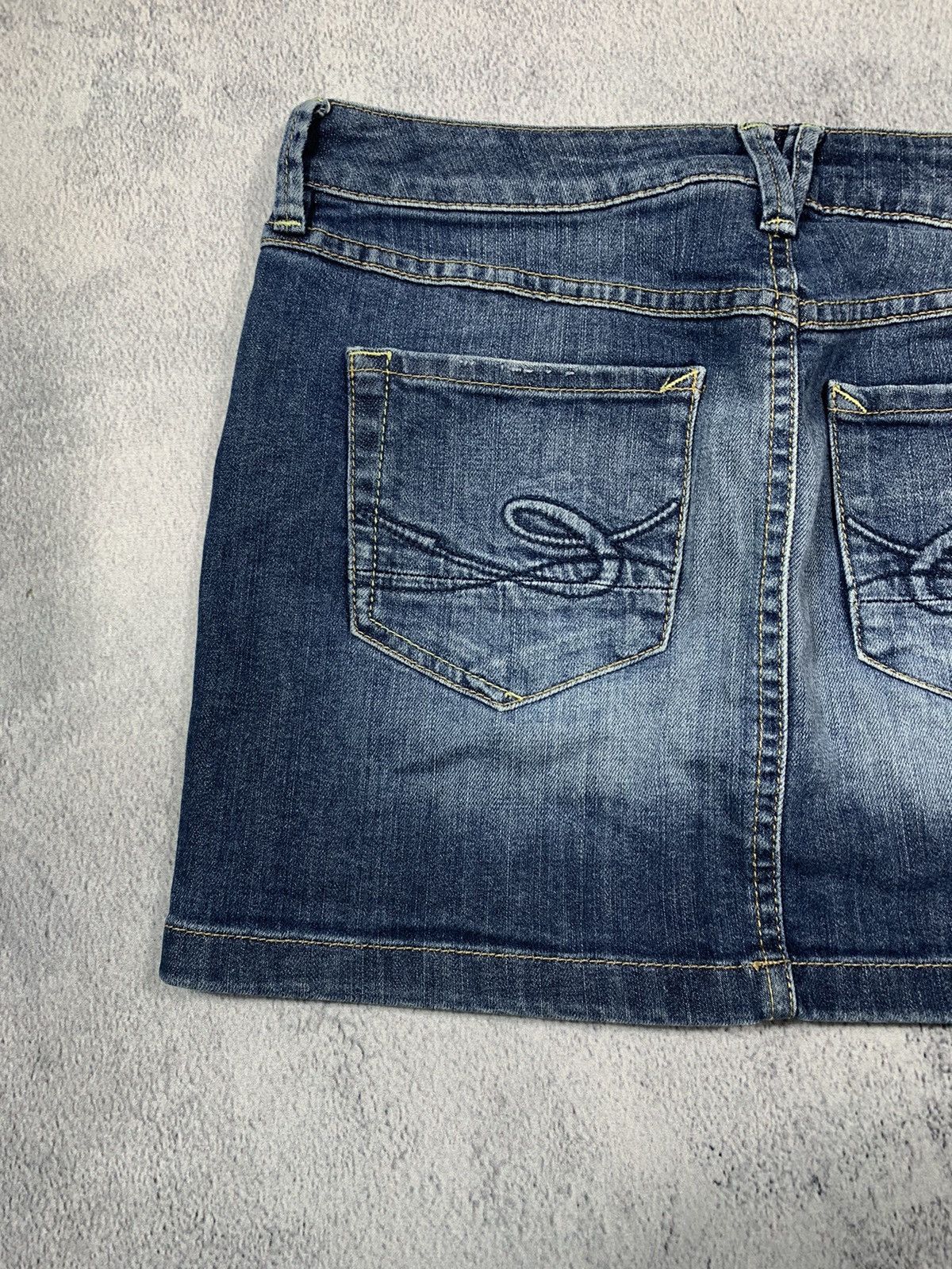 Japanese Brand × Vintage Vintage Y2K denim faded mini skirt streetwear style size 30 Size 30" / US 8 / IT 44 - 6 Thumbnail