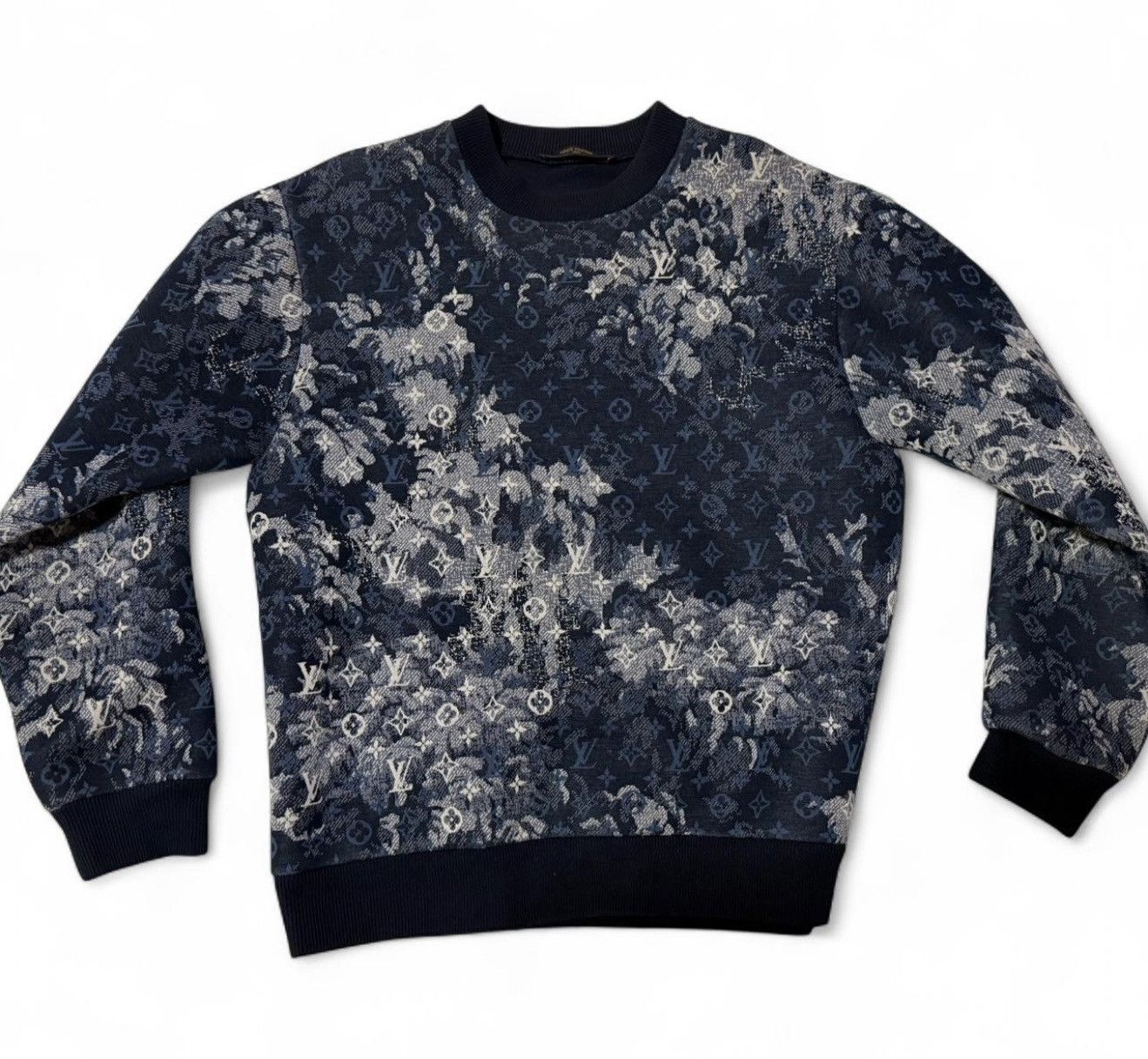 Louis Vuitton Louis Vuitton tapestry monogram sweater Size US M / EU 48-50 / 2 - 7 Thumbnail