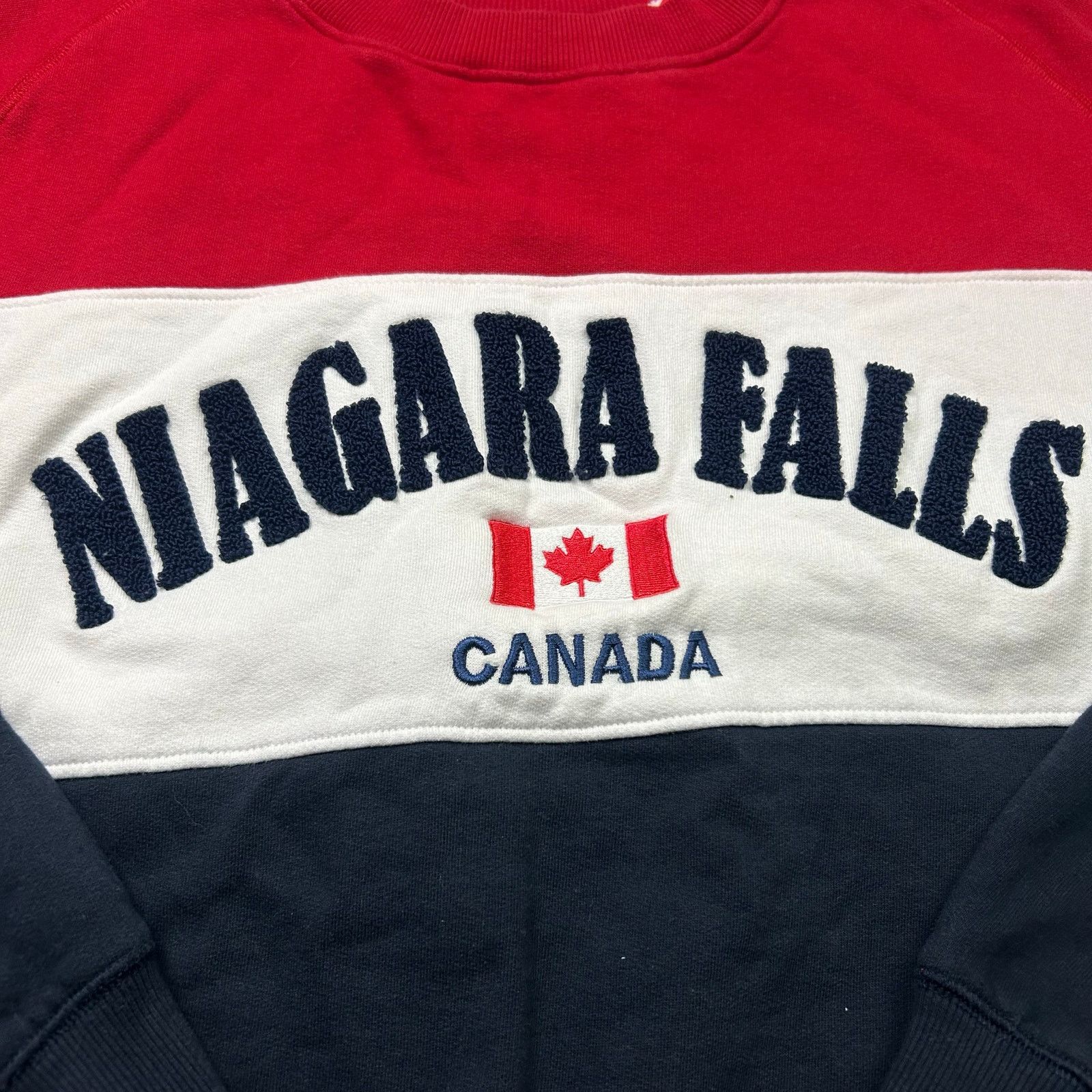 Vintage Vintage-Style Niagara Falls Canada Souvenir Sweatshirt Size US XXL / EU 58 / 5 - 2 Thumbnail