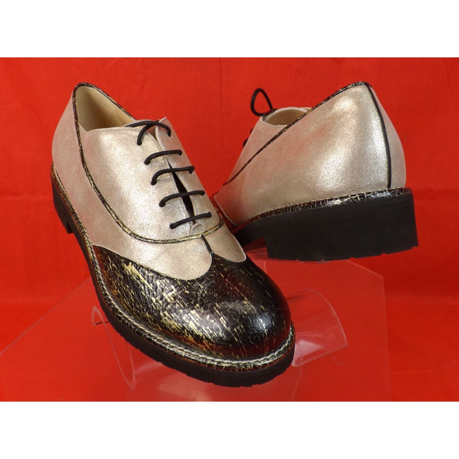 Chanel CHANEL G31564 TWO TONE BLACK LEATHER CC LOGO OXFORDS 38 $1K Size US 8 / IT 38 - 2 Thumbnail