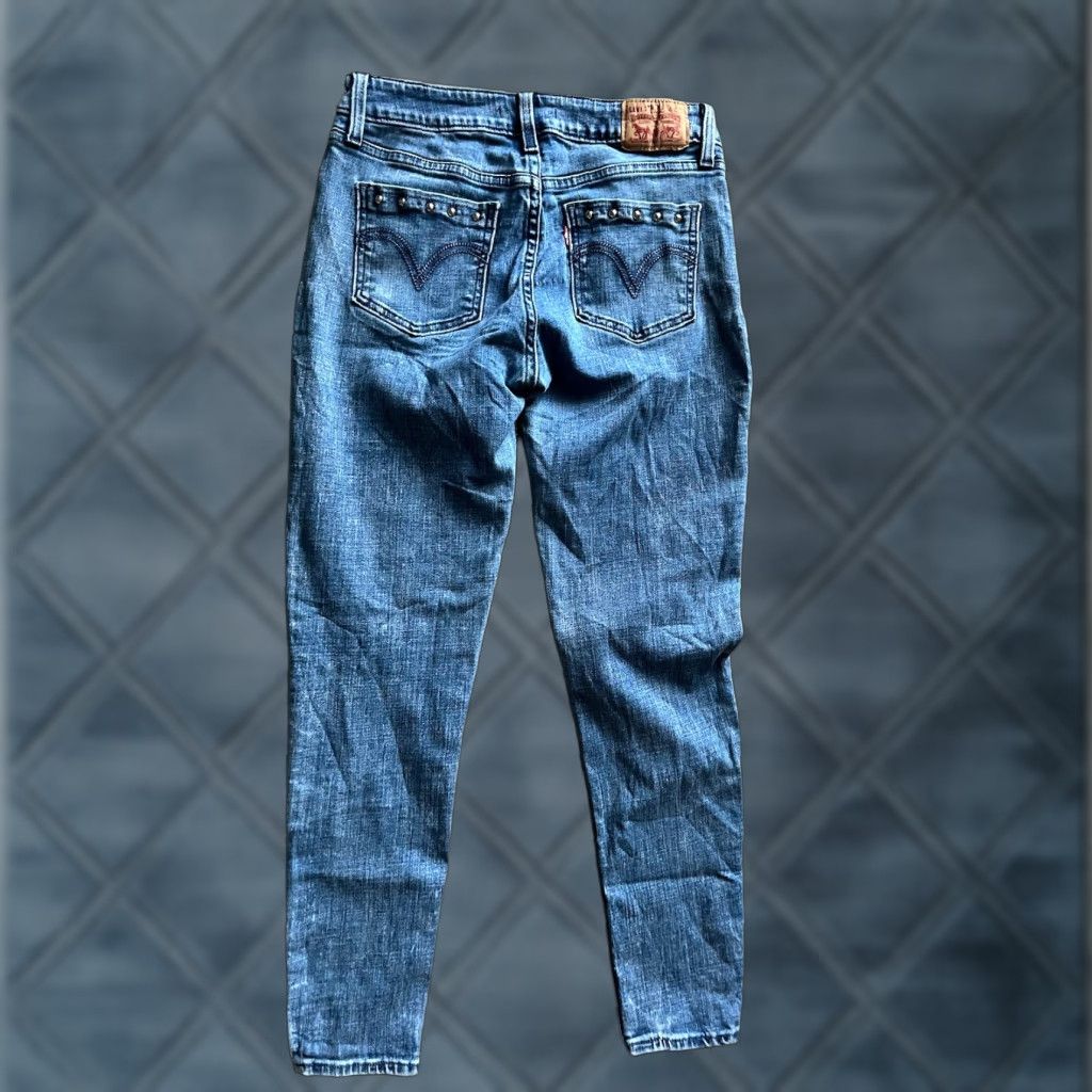 Levi's Womens Levi's 535 Jeans Slimming Skinny Regular Levi’s 535 Blue Medium Wash 28x26 Womens Jeans Size 28" / US 6 / IT 42 - 1 Thumbnail