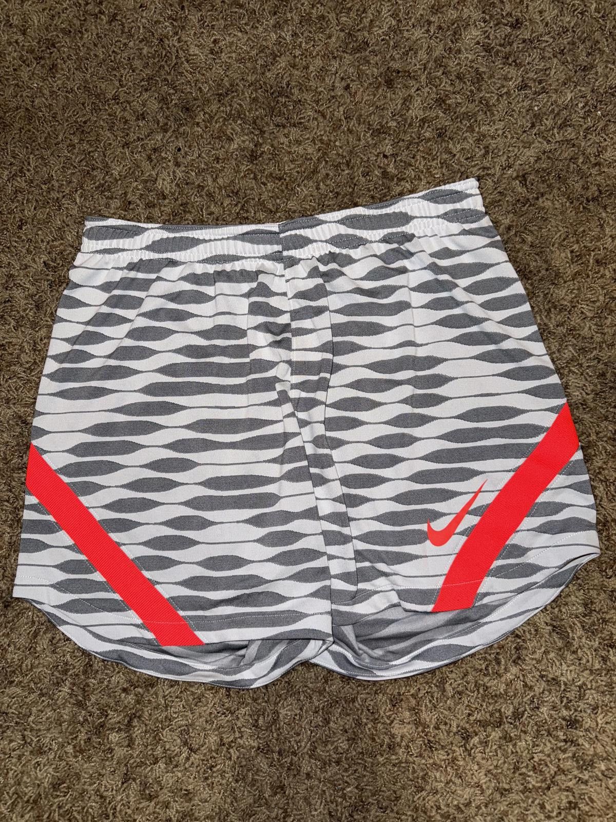Nike Nike Women’s Dri-FIT Strike Knit Soccer Shorts Sample Size 32" / US 10 / IT 46 - 1 Thumbnail