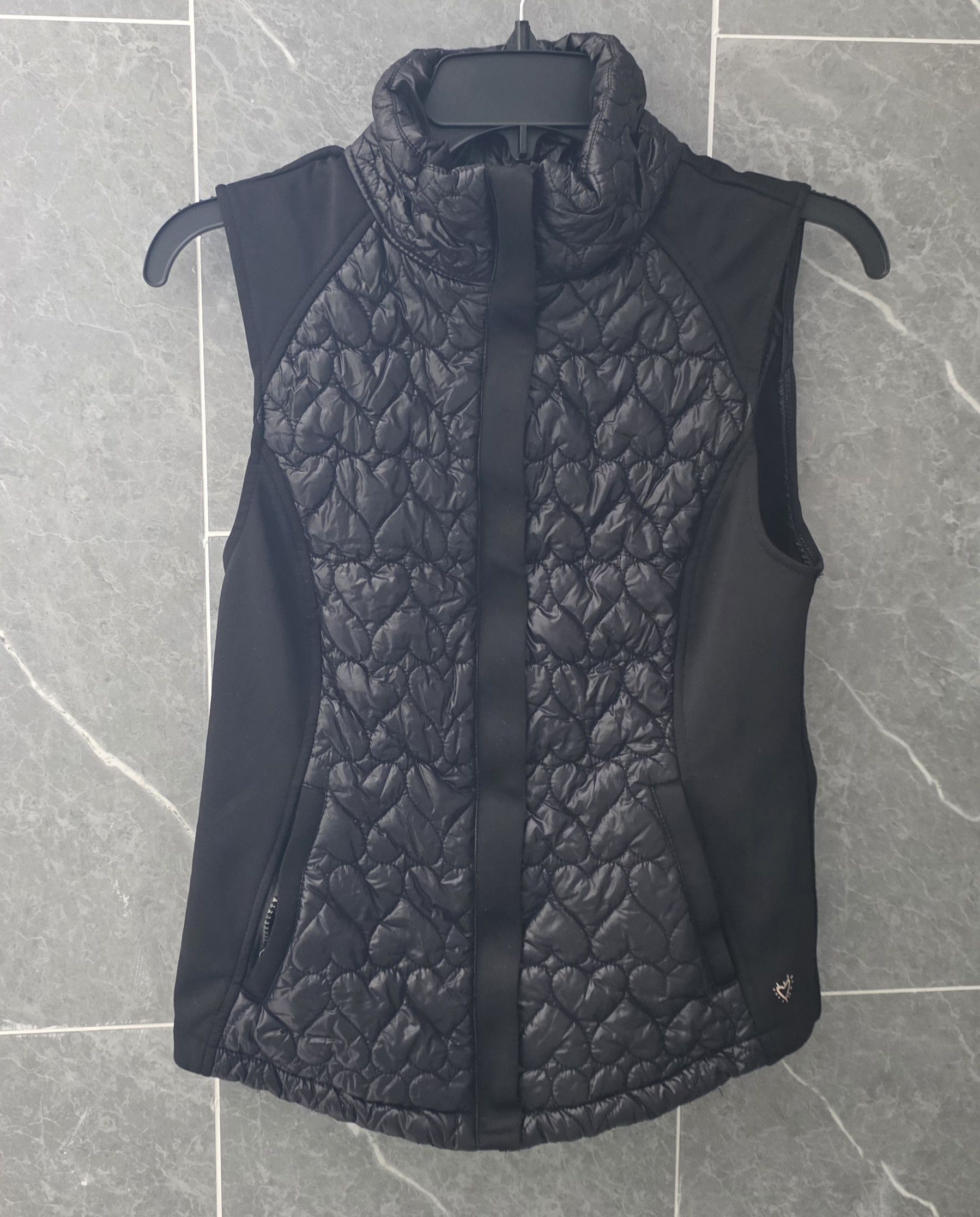 Betsey Johnson Betsey Johnson Quilted Neoprene Hybrid Workout Vest Heart XS Size XS / US 0-2 / IT 36-38 - 1 Thumbnail