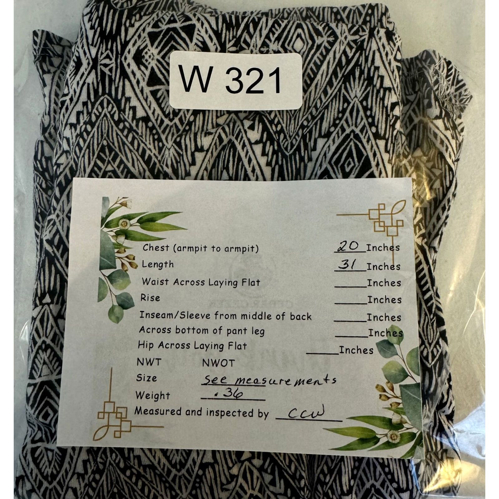Torrid Torrid Tank Top Womens Plus Size 2 Black & White Aztec Print Halter Keyhole W321 Size XS / US 0-2 / IT 36-38 - 6 Thumbnail