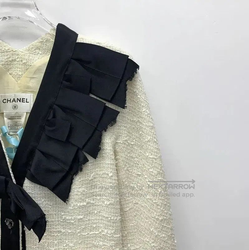 Chanel Chanel Beige Dress with Black Trim and Ruffles . Size XS / US 0-2 / IT 36-38 - 3 Thumbnail