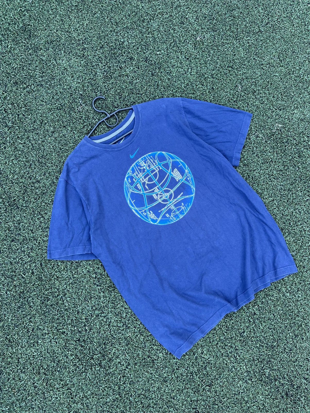Nike Nike Globe Graphic Tee Blue XL Streetwear Size US XL / EU 56 / 4 - 3 Thumbnail