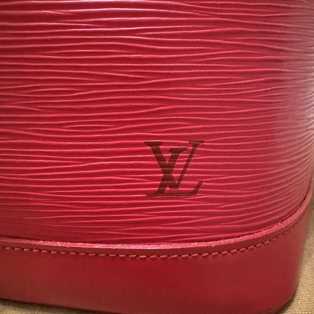 Louis Vuitton Louis Vuitton Alma Epi leather handbag Size ONE SIZE - 6 Thumbnail