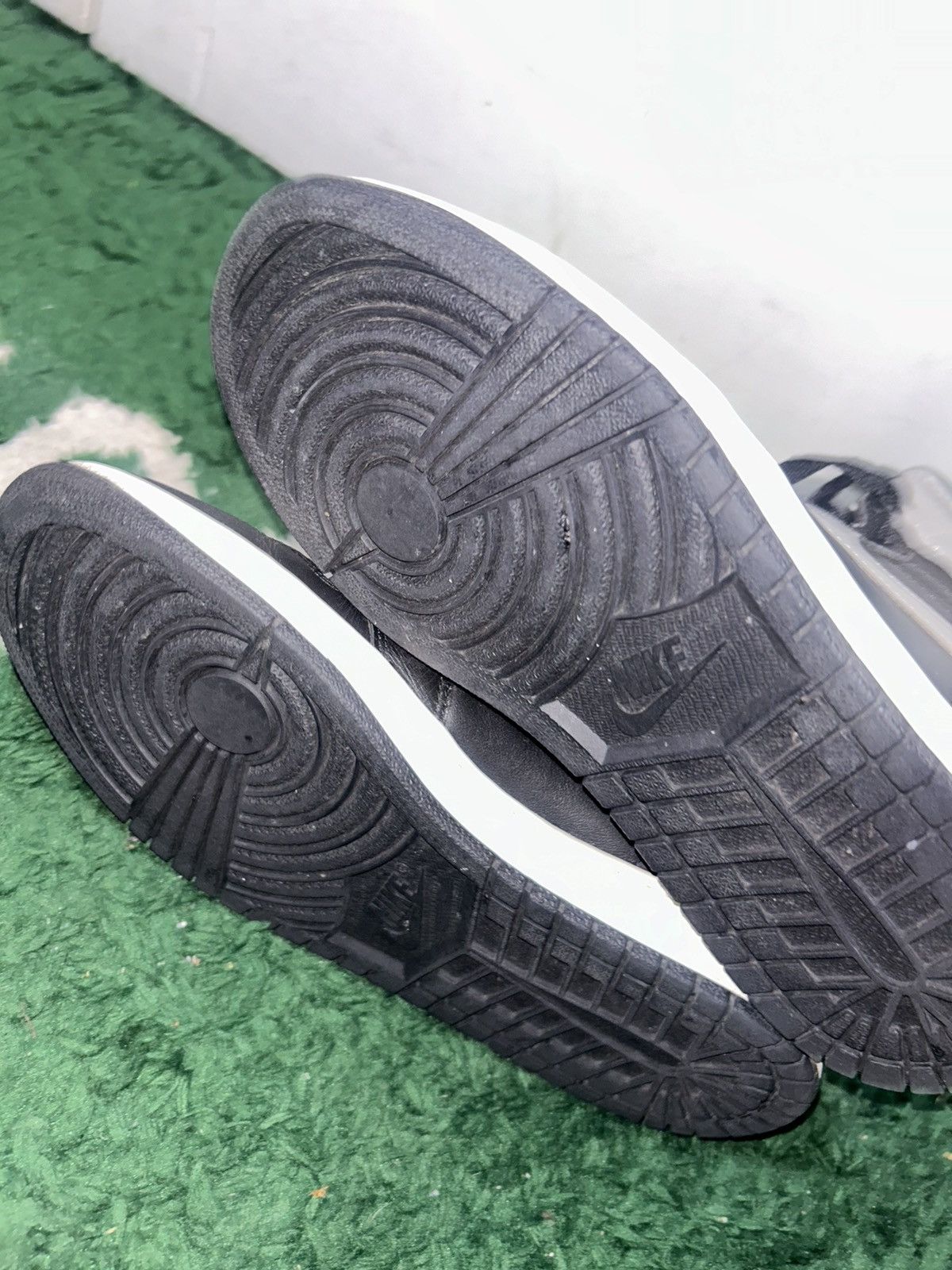 Jordan Brand Size 8.5 - Air Jordan 1 Retro OG 2013 High Shadow Preowned Size US 8.5 / EU 41-42 - 7 Thumbnail