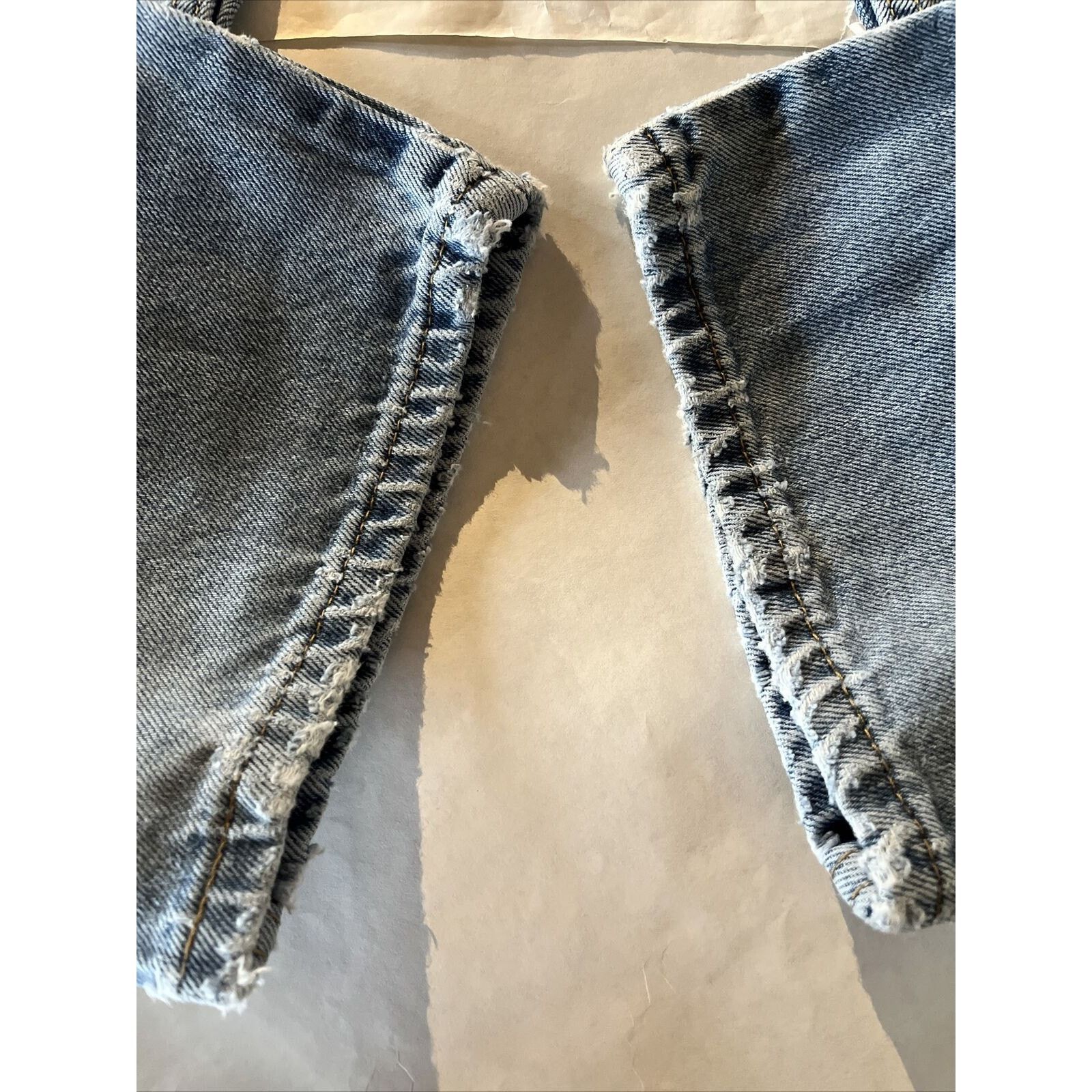 Levi's Levi Strauss 550 Mens 36x32 relaxed Denim Jeans Blue Y2K EUC Size US 34 / EU 50 - 8 Thumbnail