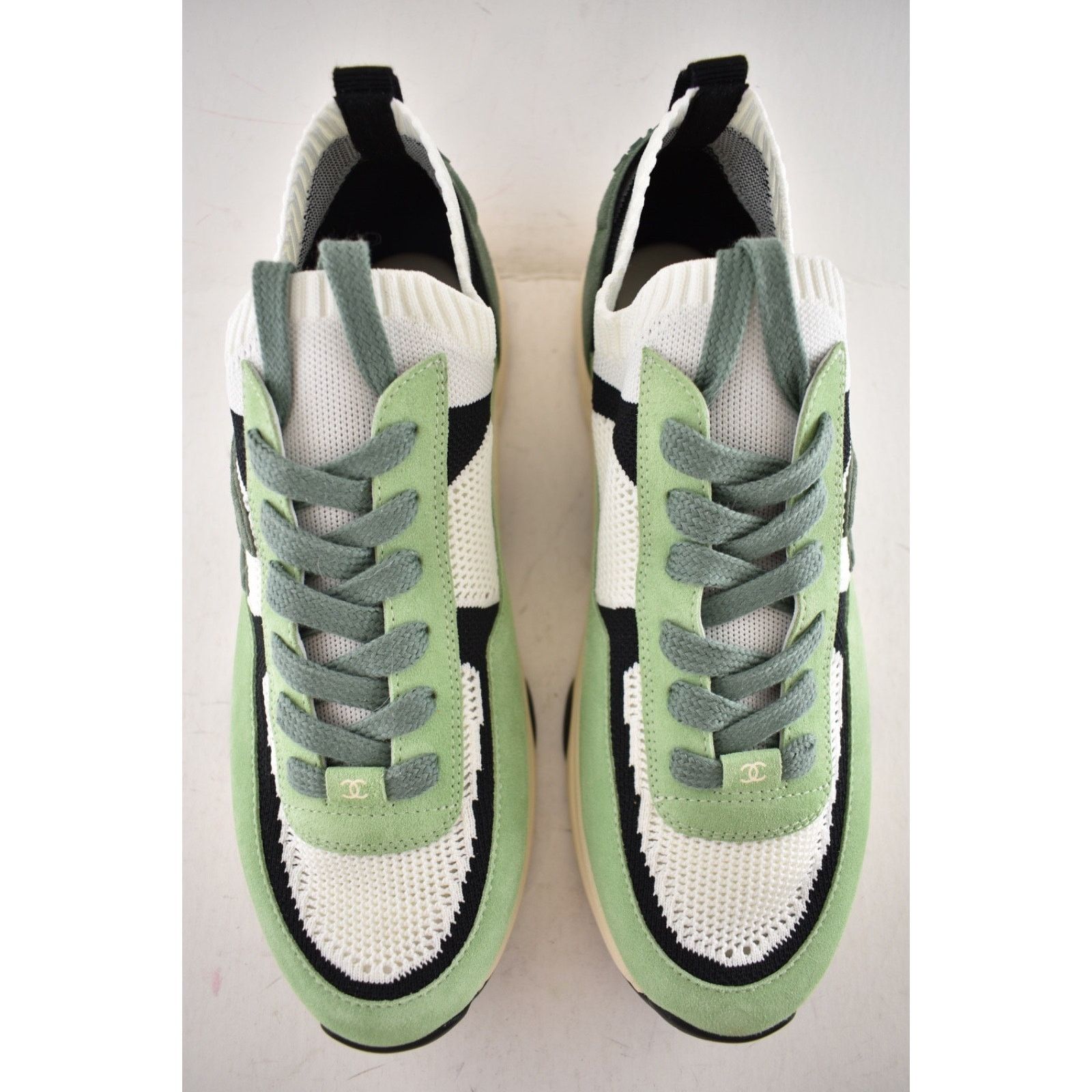 Chanel Green White Black Suede Knit CC Logo Low Trainer Sneaker 11 Size US 11 / EU 44 - 8 Thumbnail