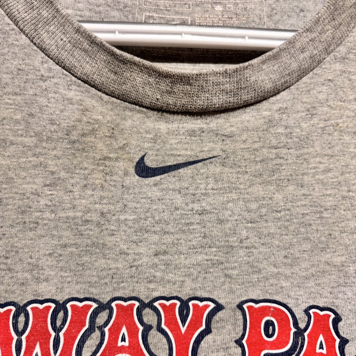 Nike Vintage Y2K Boston Red Sox Fenway Park Nike T-Shirt MLB RARE Size US L / EU 52-54 / 3 - 4 Thumbnail