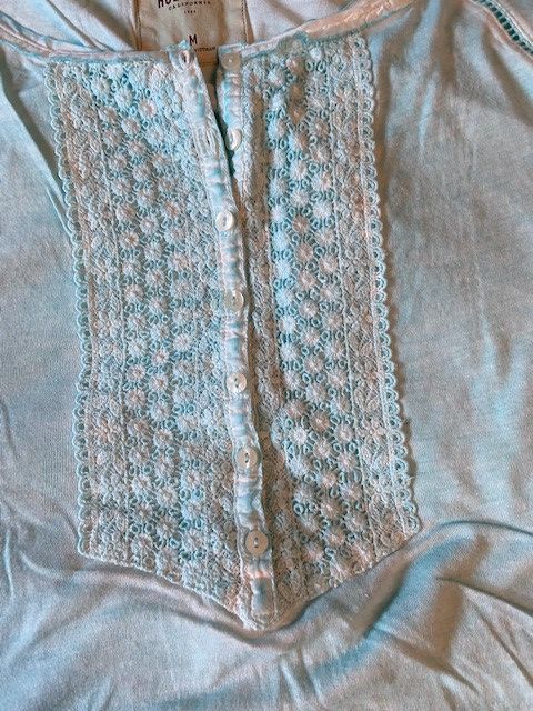 Hollister HOLLISTER Blue-Green Lace Trim Shirt NWT Size M / US 6-8 / IT 42-44 - 6 Thumbnail