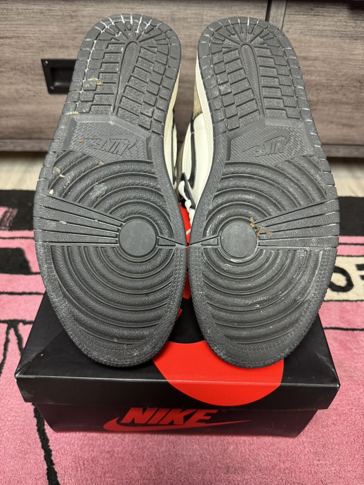 Jordan Brand × Nike Jordan 1 Mocha Size US 8.5 / EU 41-42 - 7 Thumbnail