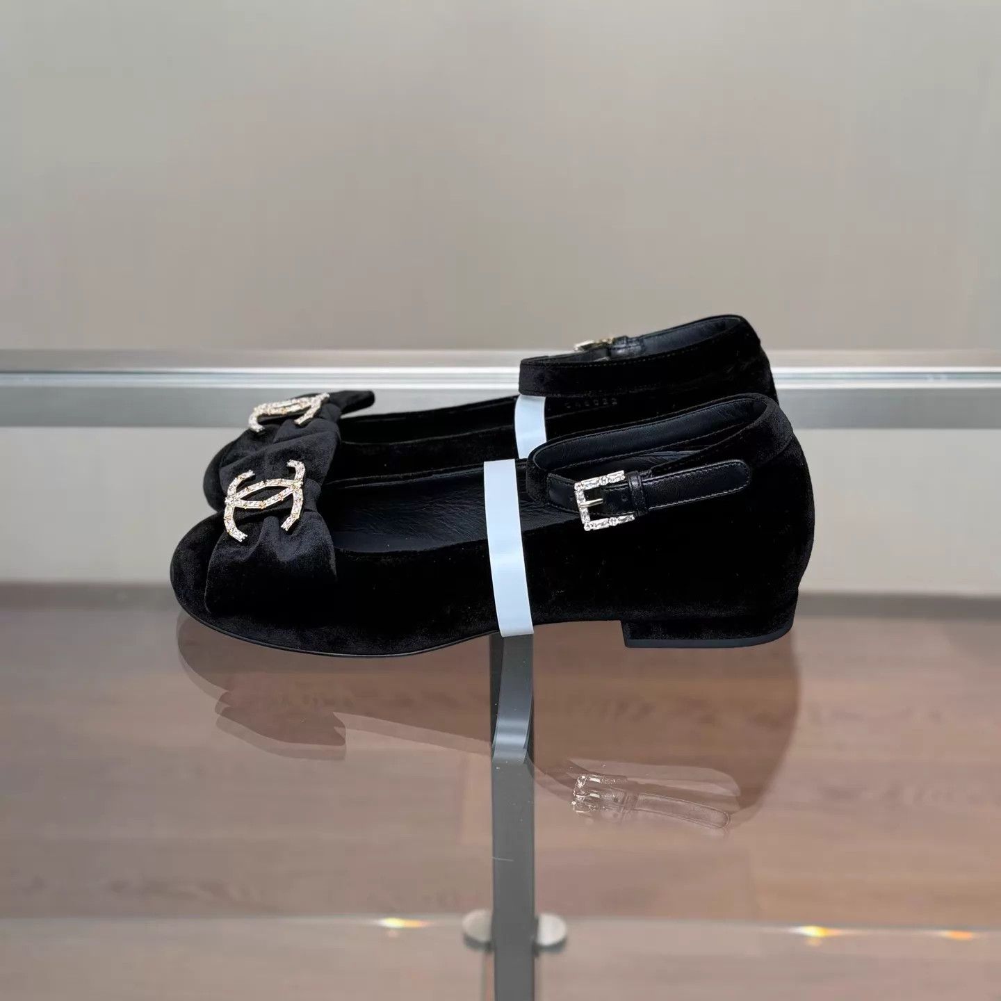 Chanel Chanel 24k velvet crystal buckle Mary Janes 36 new Size US 5.5 / IT 35.5 - 5 Thumbnail