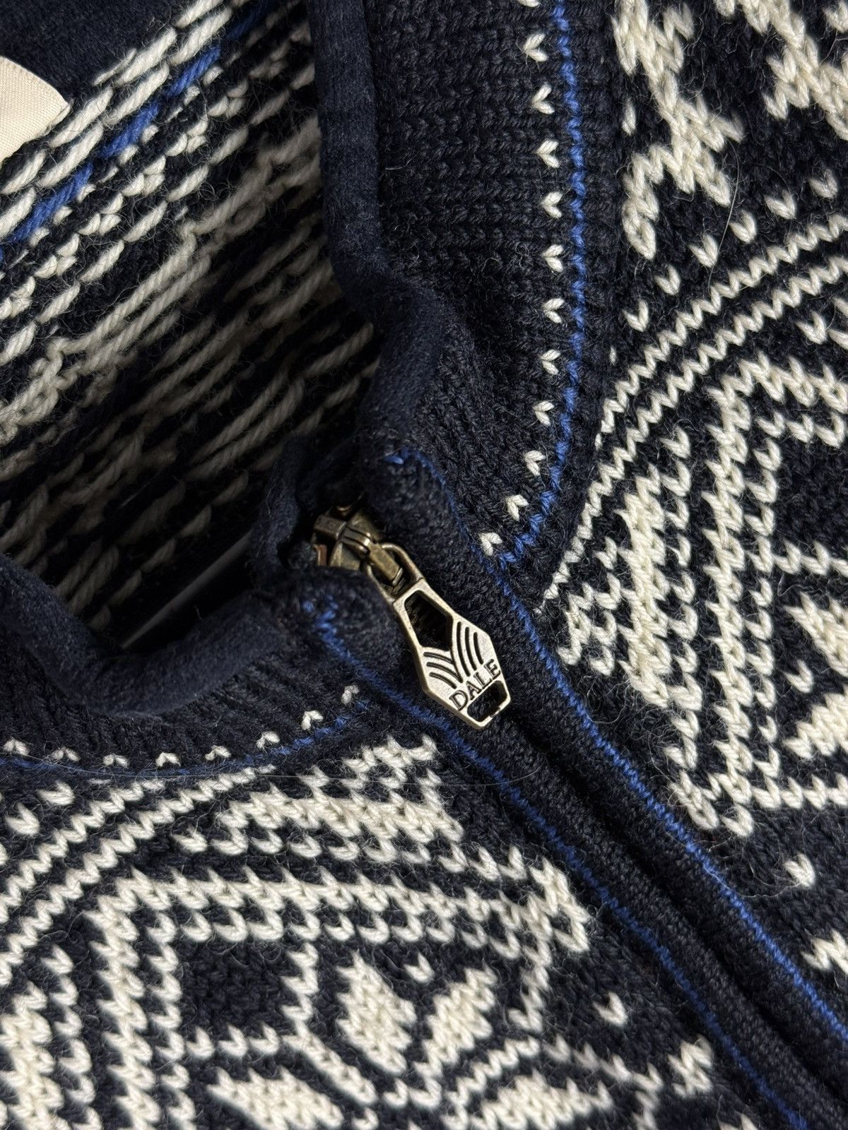 Dale Of Norway Dale of Norway Full Zip Wool Sweater Size M Size US M / EU 48-50 / 2 - 8 Thumbnail