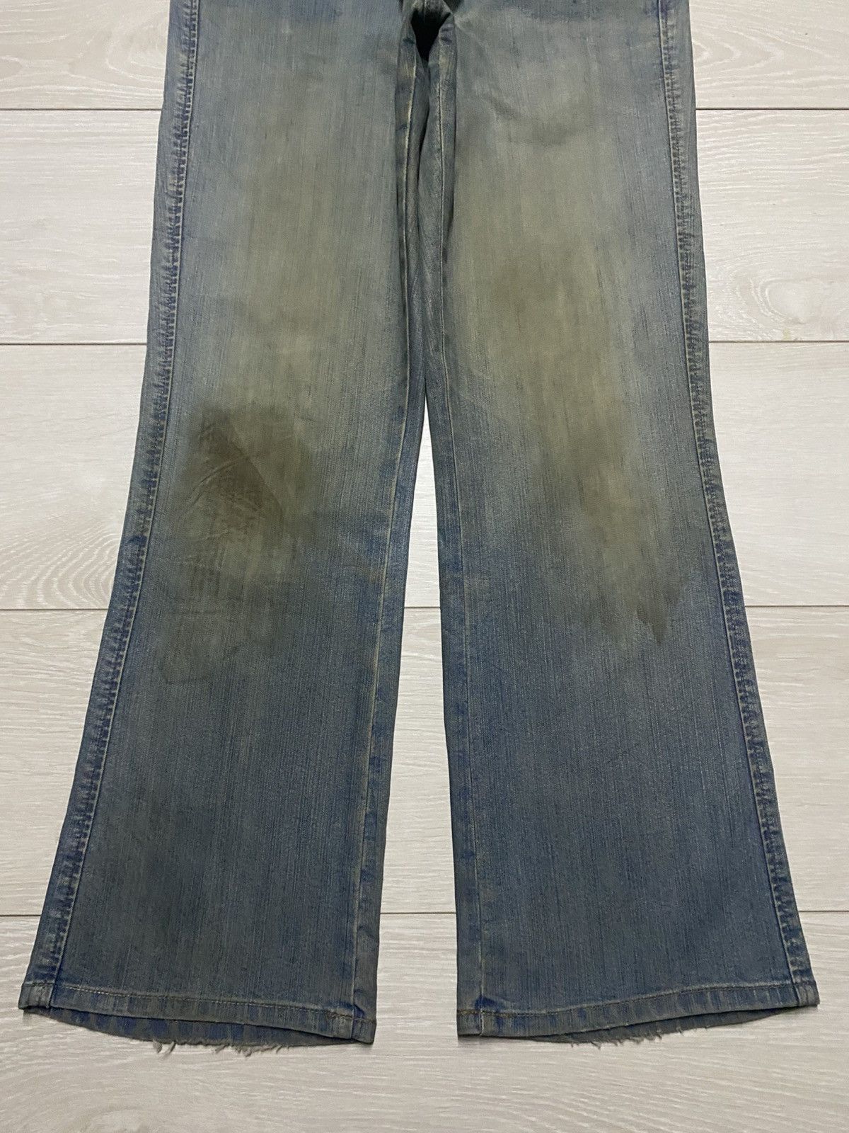 Japanese Brand Vintage Japanese Brand Crazy Mud Wash Distressed Flare Jeans Size US 30 / EU 46 - 5 Thumbnail