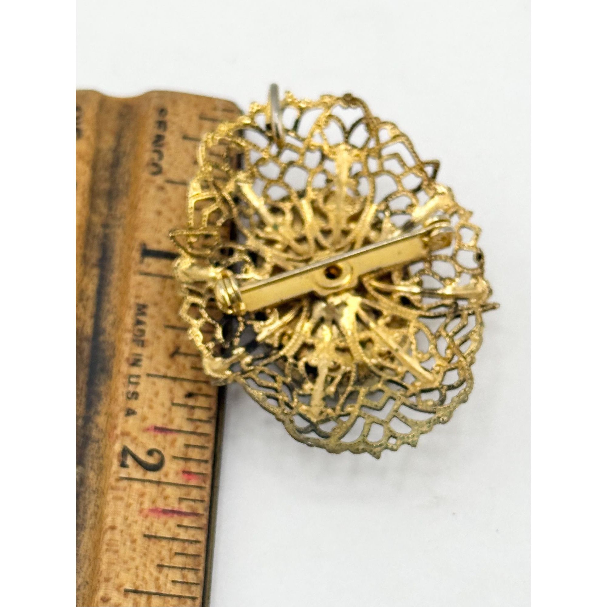 Vintage Vintage filigree blue courting couple brooch pin Size ONE SIZE - 4 Thumbnail