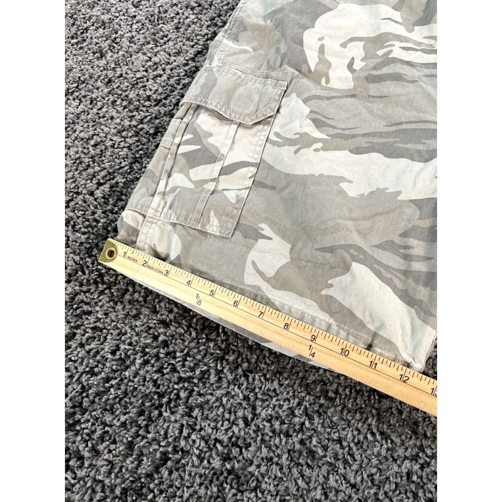 Wrangler Wrangler Shorts Mens 38 Cargo Short Camouflage Pockets Cargo Hipster Outdoor American Logo Casual Workwear Grey Cotton Flat Front Regular Size 38 Mens Size US 38 / EU 54 - 3 Thumbnail