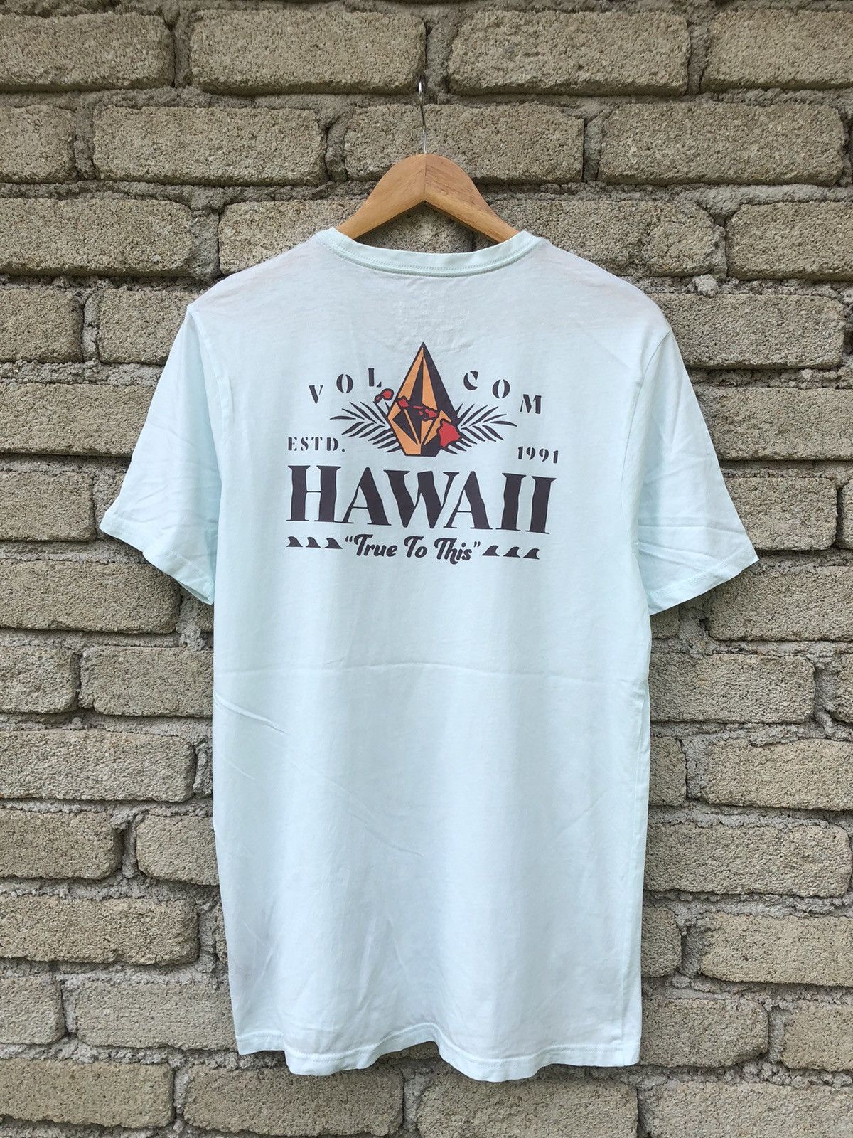Volcom RARE Volcom Stone Hawaii Backhit Tshirt Size US M / EU 48-50 / 2 - 1 Thumbnail