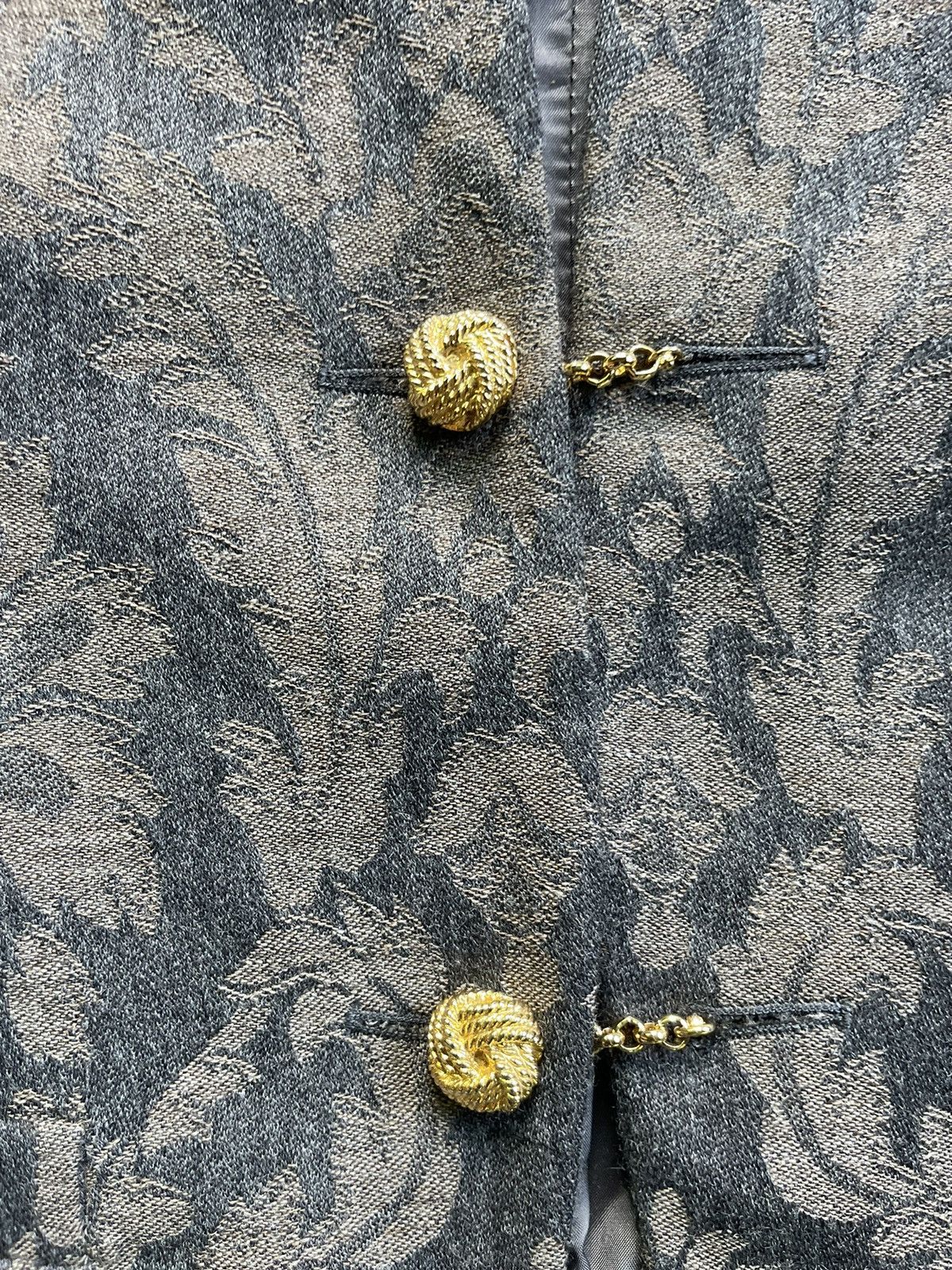Salvatore Ferragamo Vintage Salvatore Ferragamo Cropped Floral Jacquard Jacket Size S / US 4 / IT 40 - 4 Thumbnail