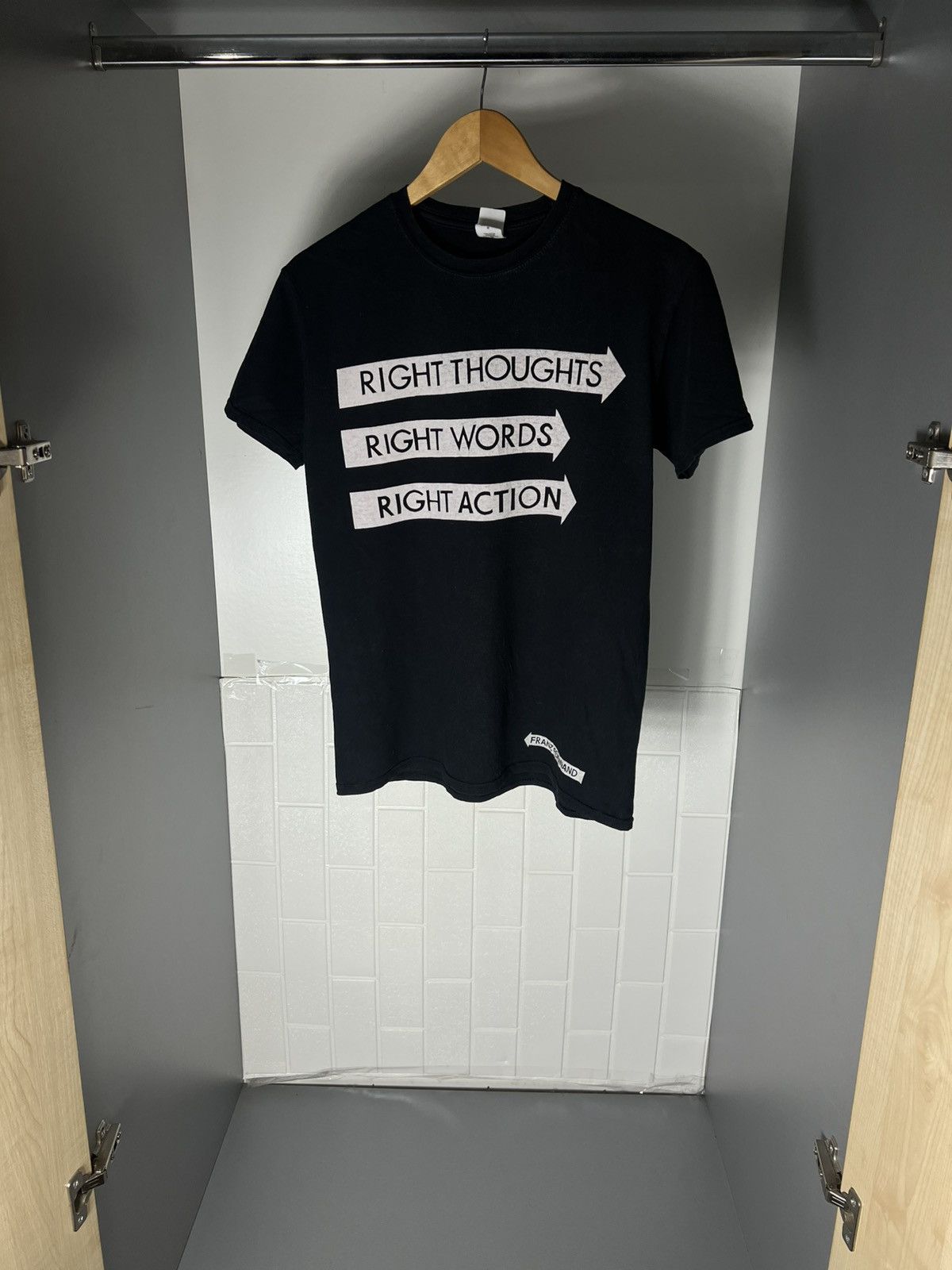 Band Tees VINTAGE FRANZ FERDINAND EUROPEAN TOUR ROCK T-SHIRT Y2K 90s Size US M / EU 48-50 / 2 - 8 Thumbnail