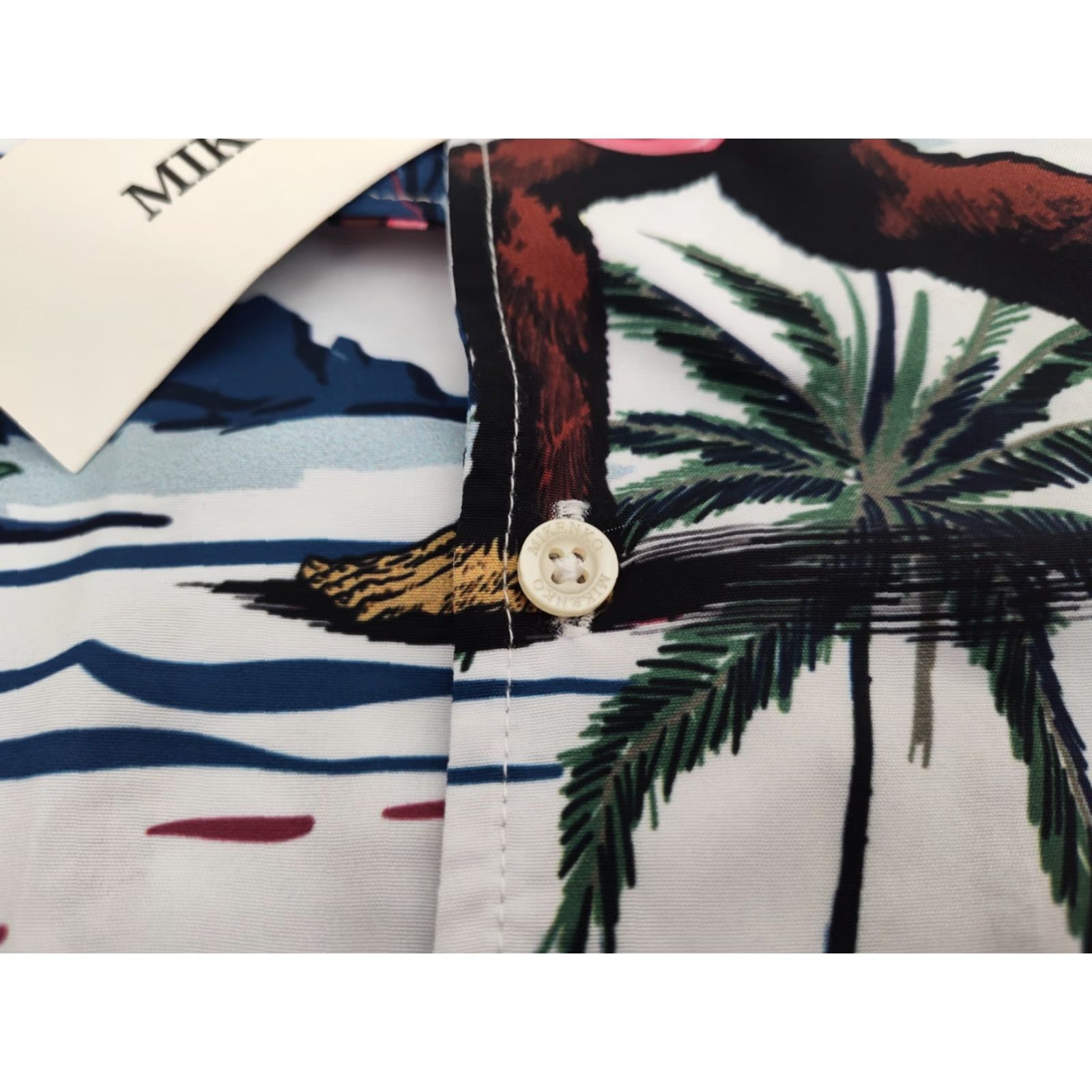Vintage Hawaiian Mens Shirt Short Sleeve Button Up MIKENKO Sasquatch Funny Beach NWT S Size US S / EU 44-46 / 1 - 6 Thumbnail